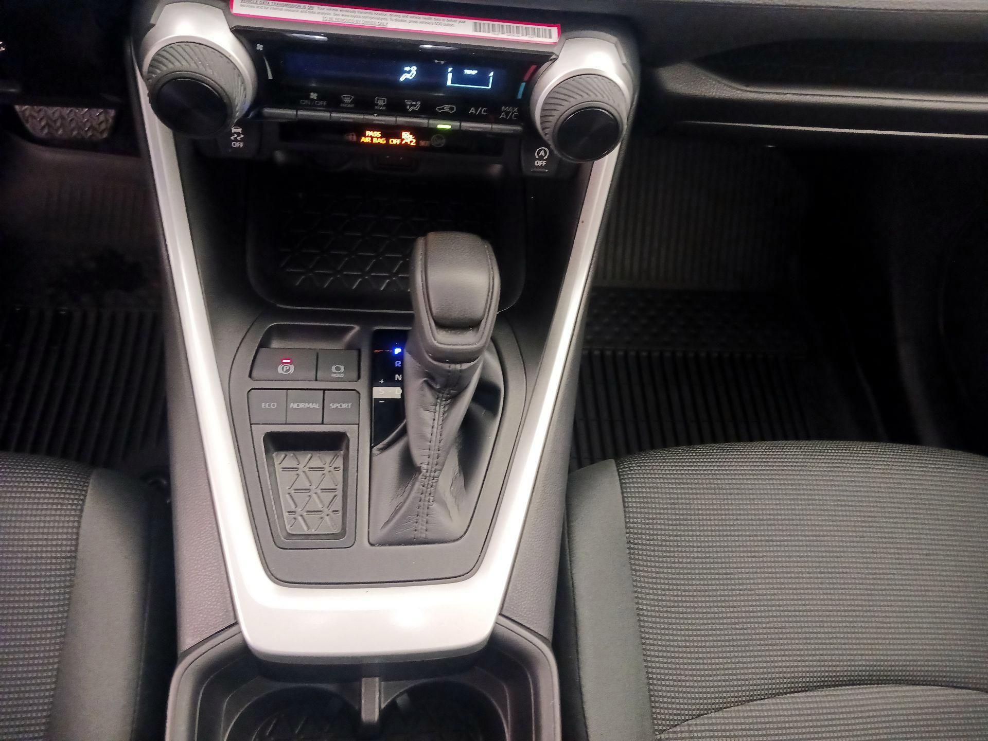 Thumbnail: 2024 Toyota RAV4 - 17