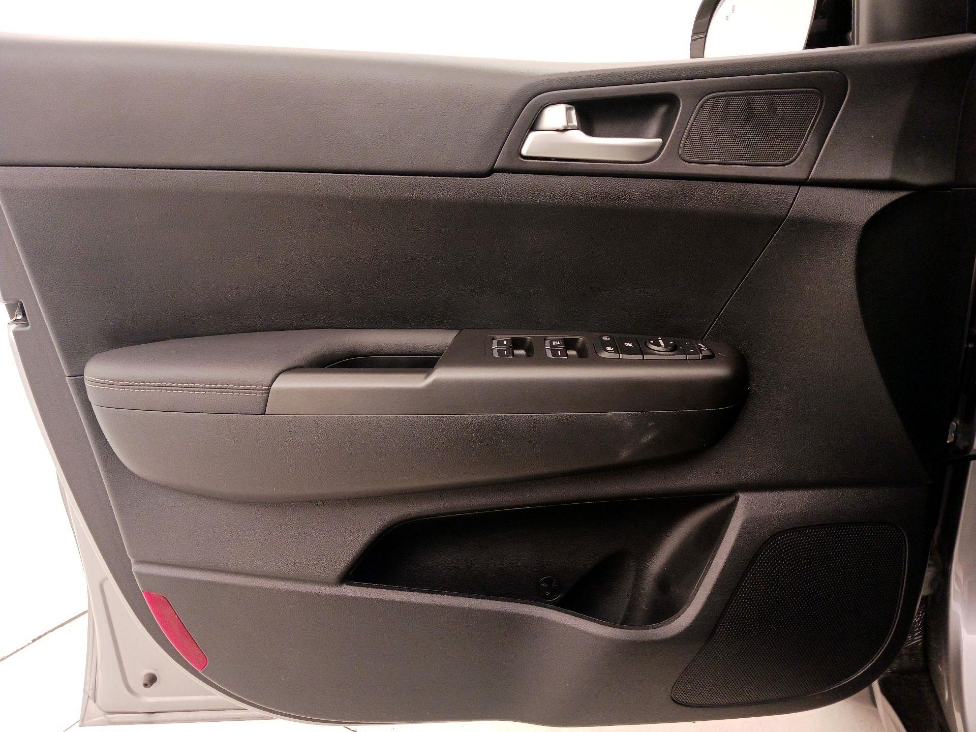 Thumbnail: 2022 Kia Sportage - 12