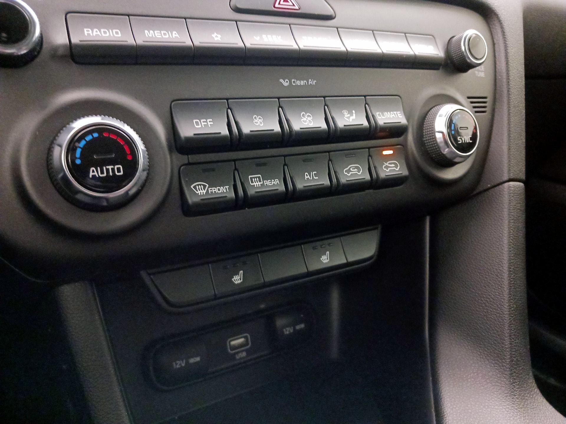 Thumbnail: 2022 Kia Sportage - 16