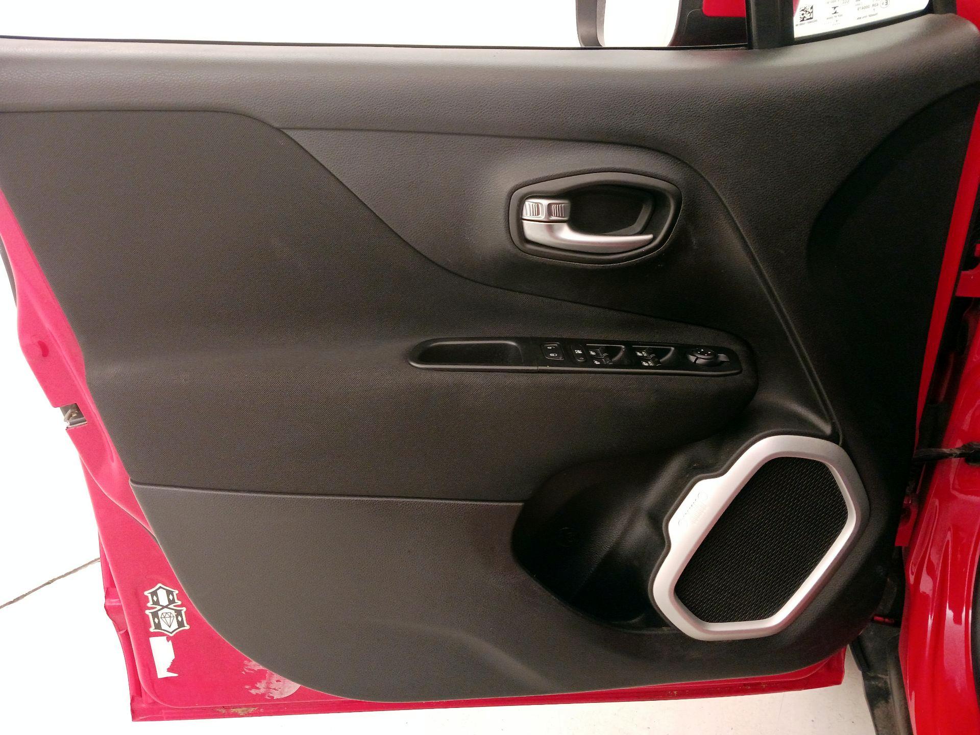 Thumbnail: 2018 Jeep Renegade - 12