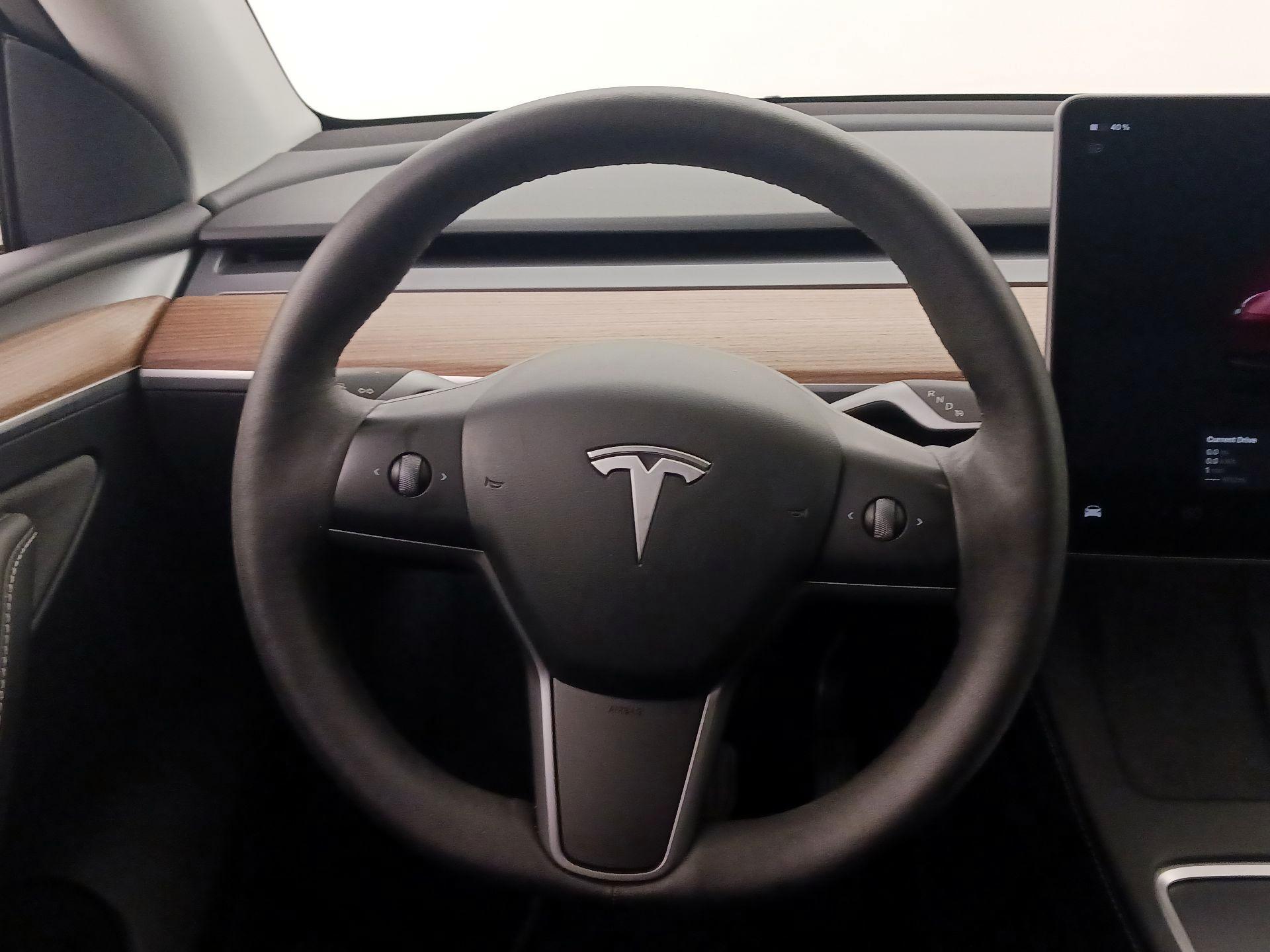 Thumbnail: 2023 Tesla Model Y - 10