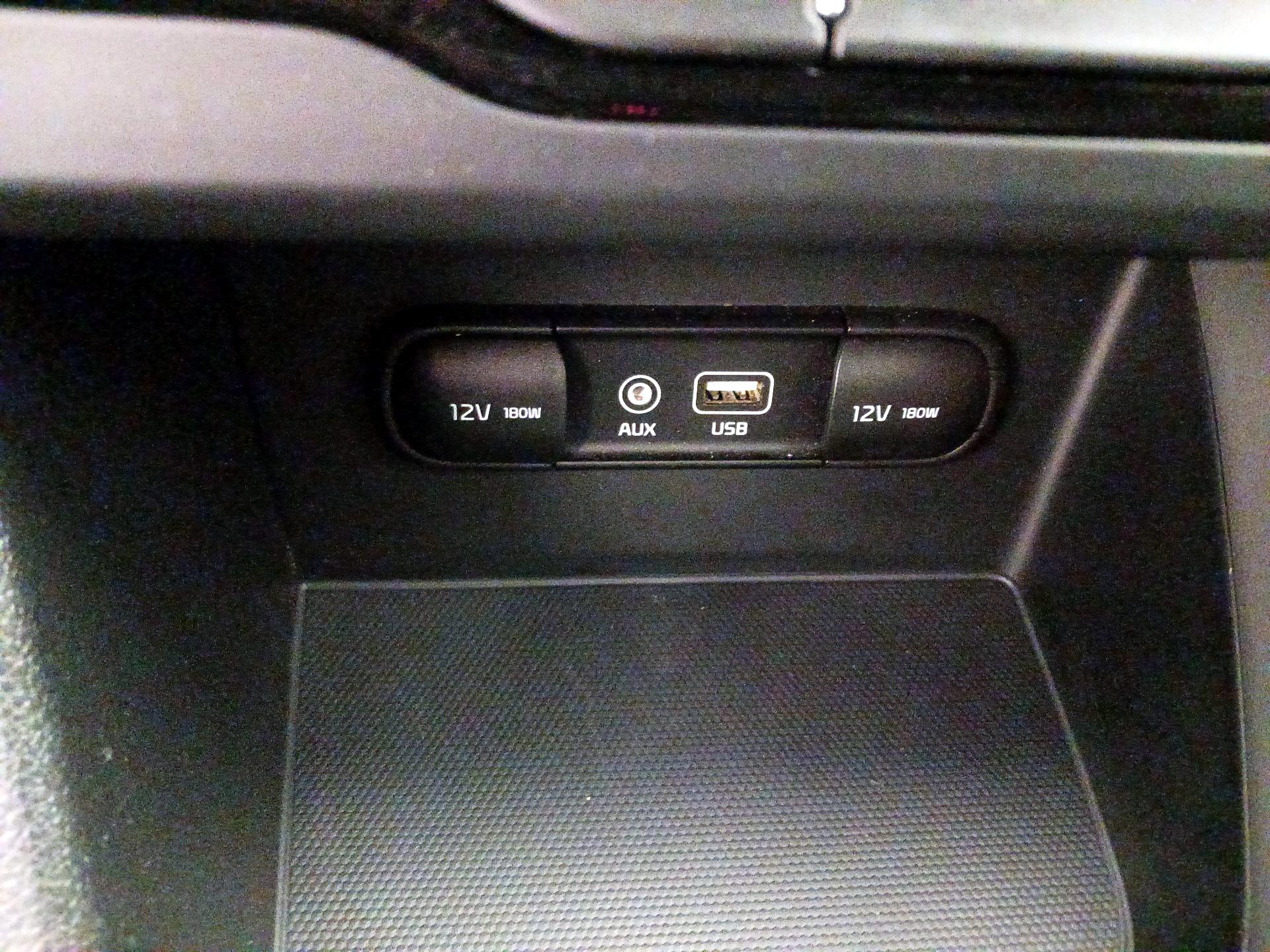 Thumbnail: 2018 Kia Niro - 18