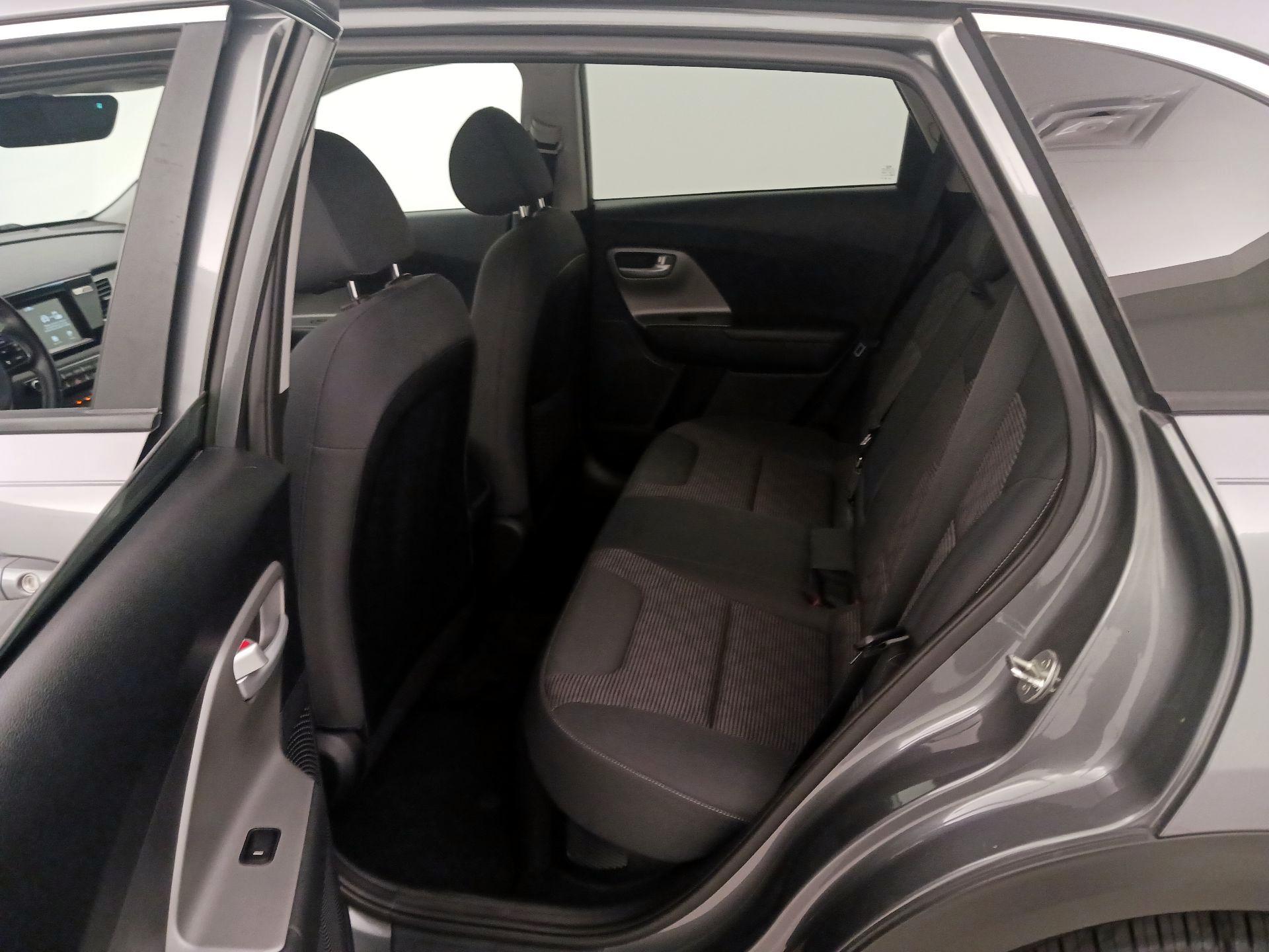 Thumbnail: 2018 Kia Niro - 19