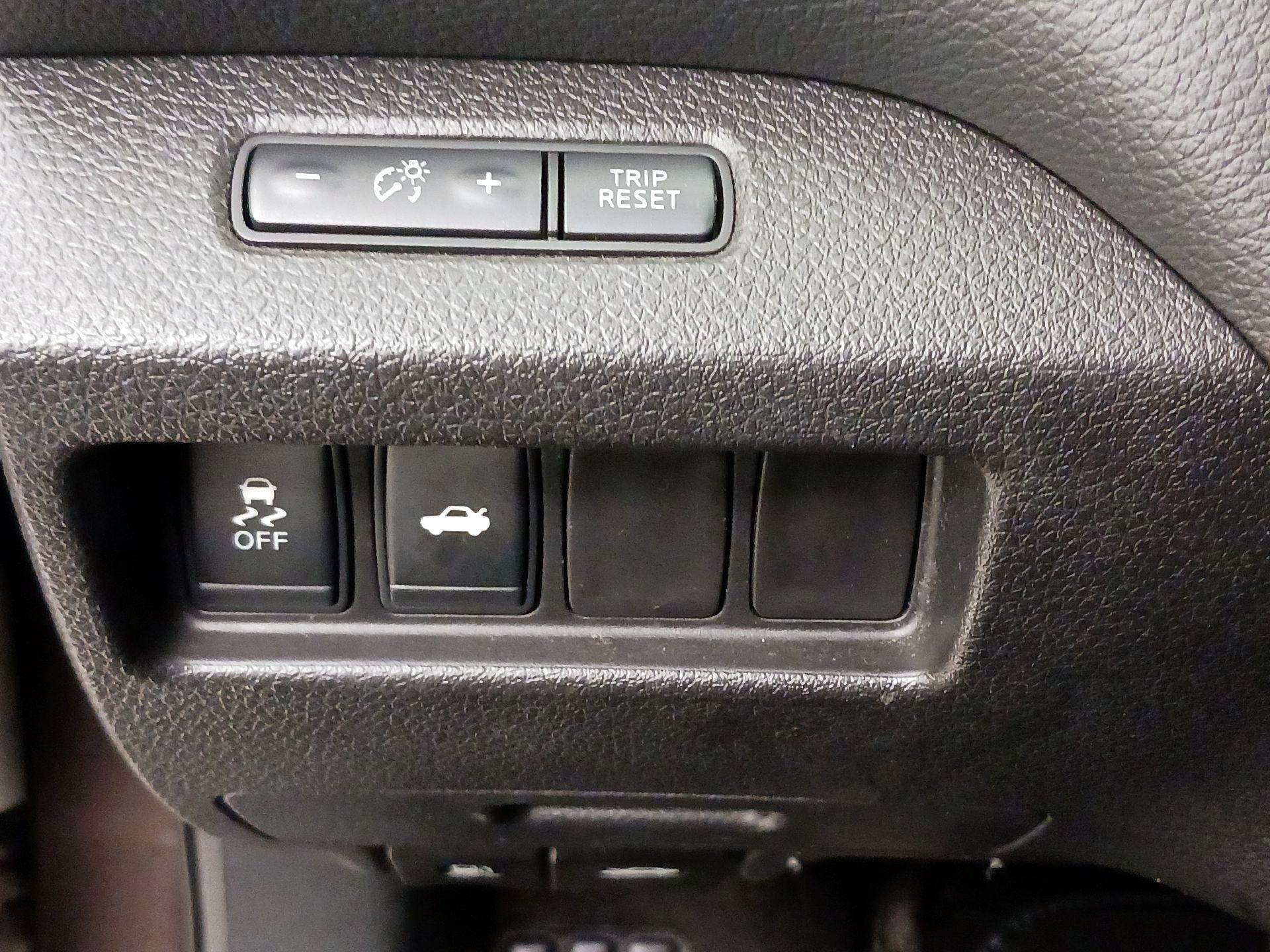 Thumbnail: 2014 Nissan Altima - 13
