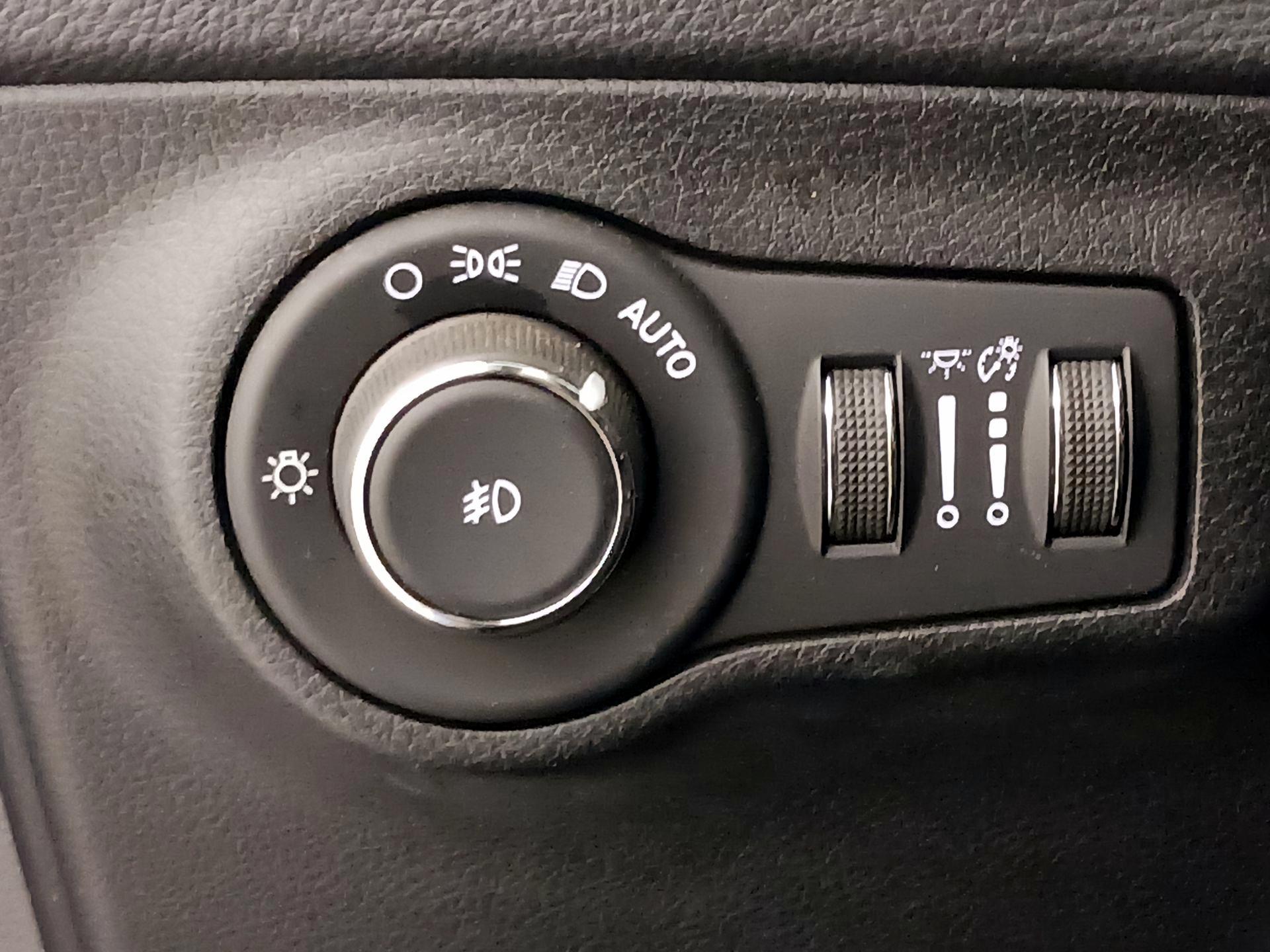 Thumbnail: 2018 Jeep Compass - 13