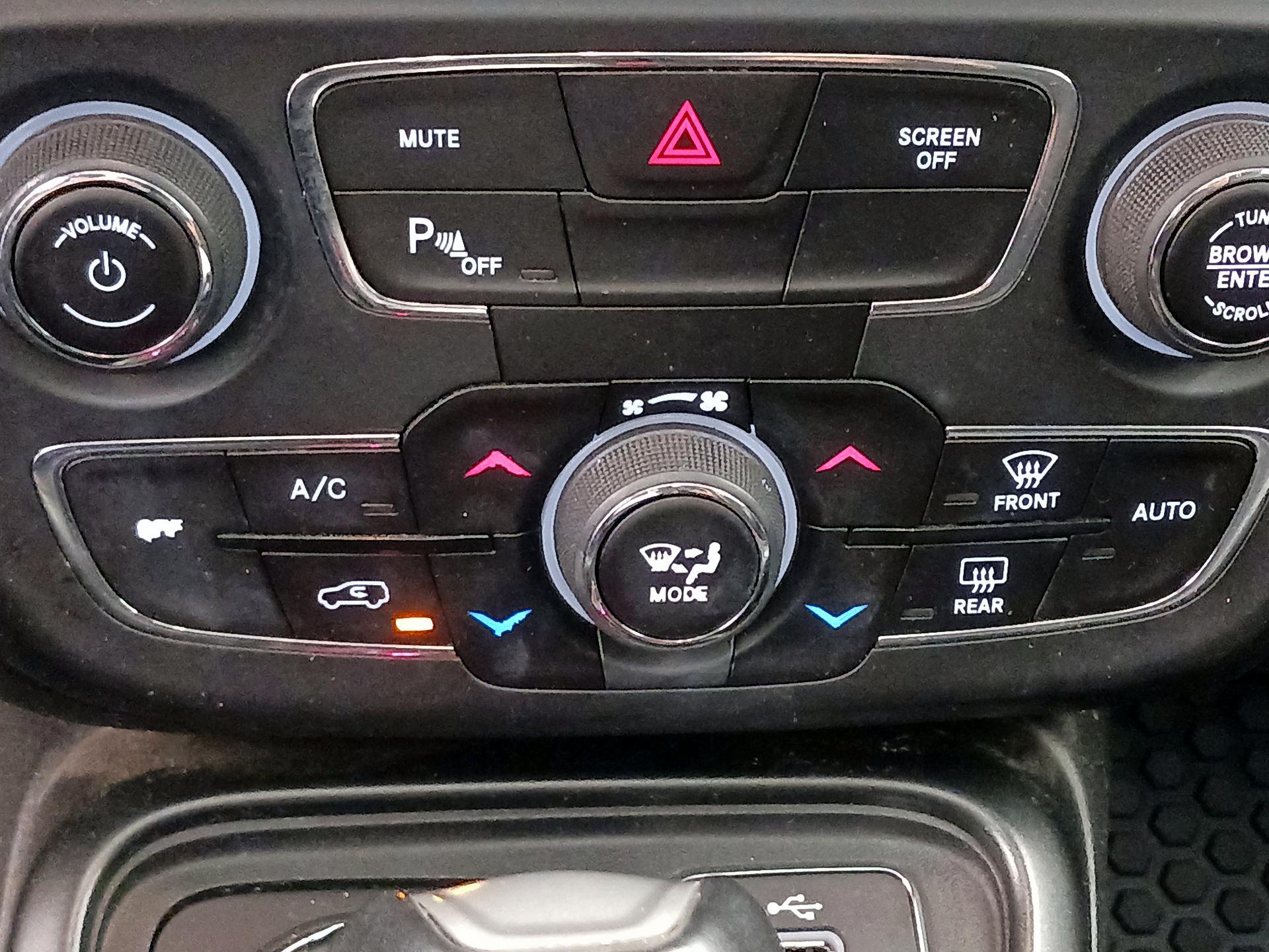 Thumbnail: 2018 Jeep Compass - 17