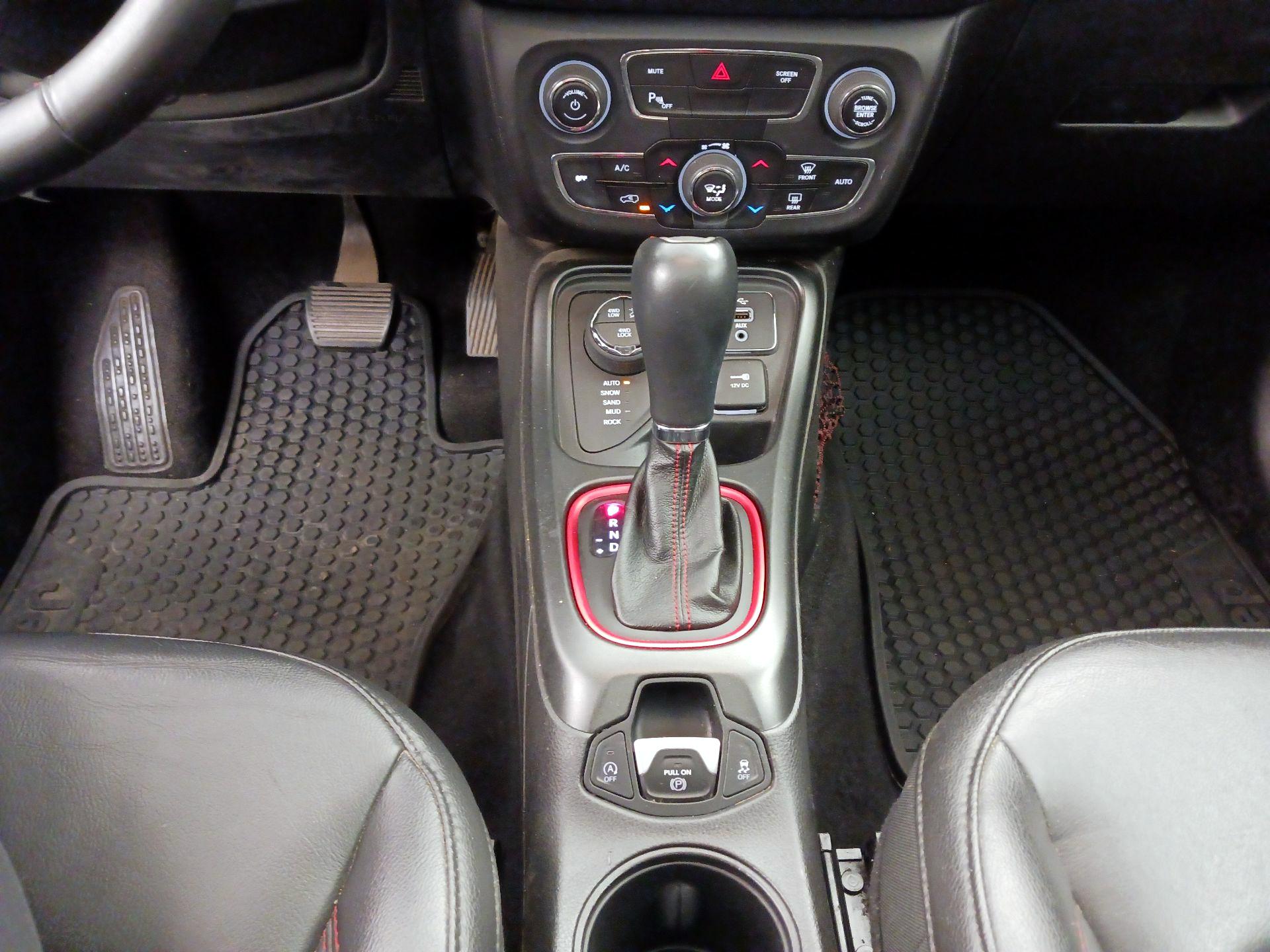 Thumbnail: 2018 Jeep Compass - 18