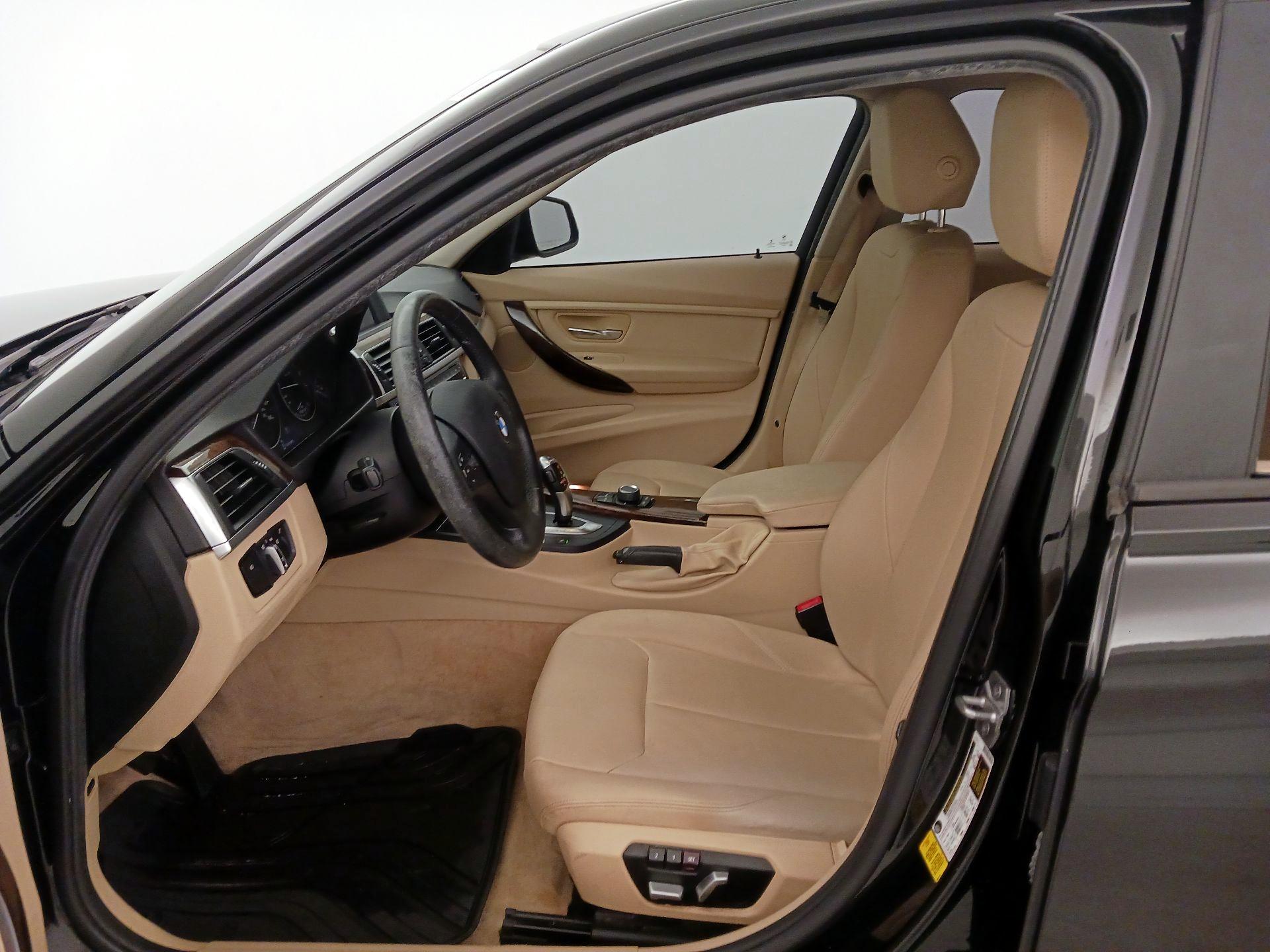 Thumbnail: 2016 BMW 3 Series - 11