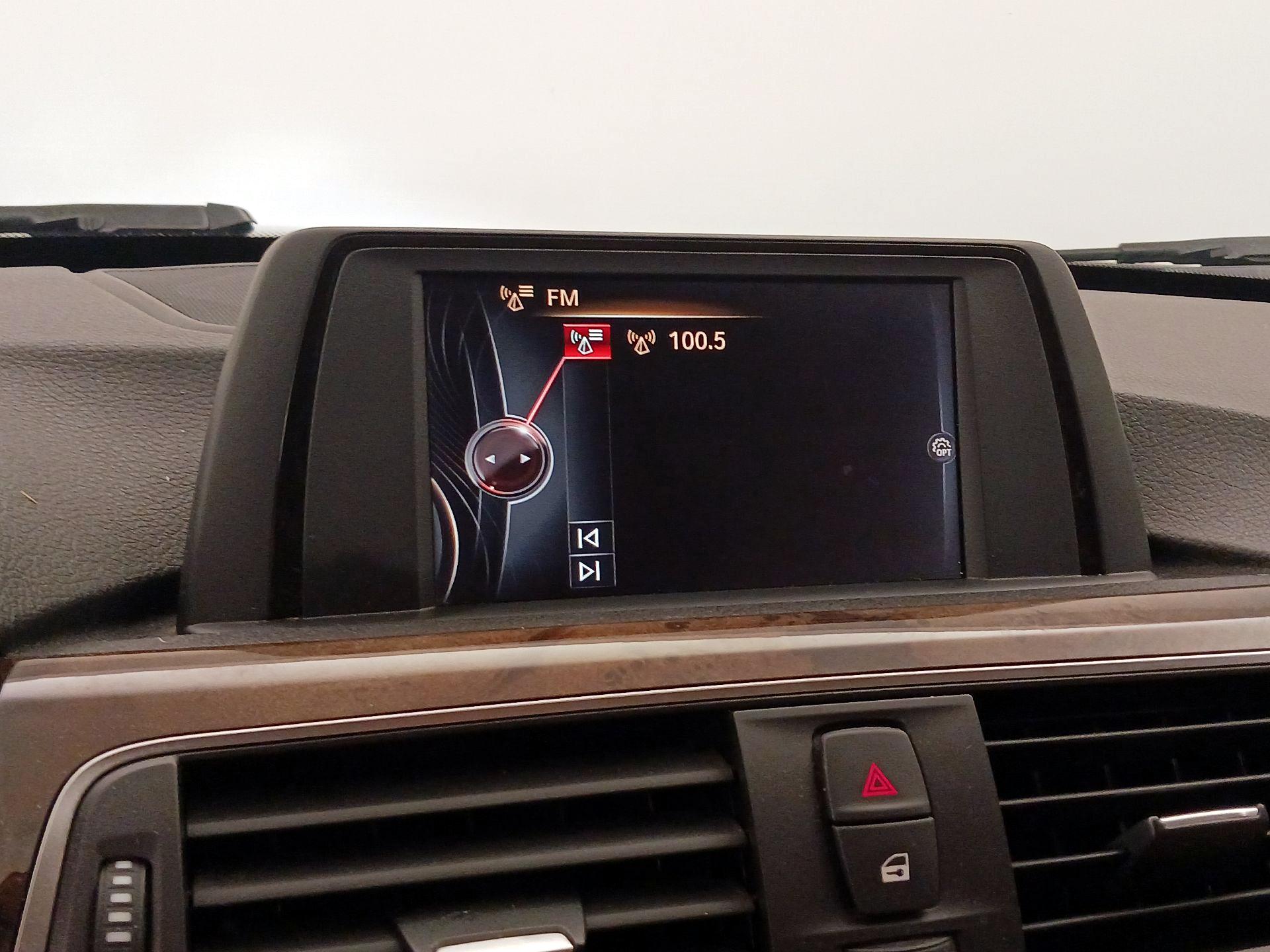 Thumbnail: 2016 BMW 3 Series - 15