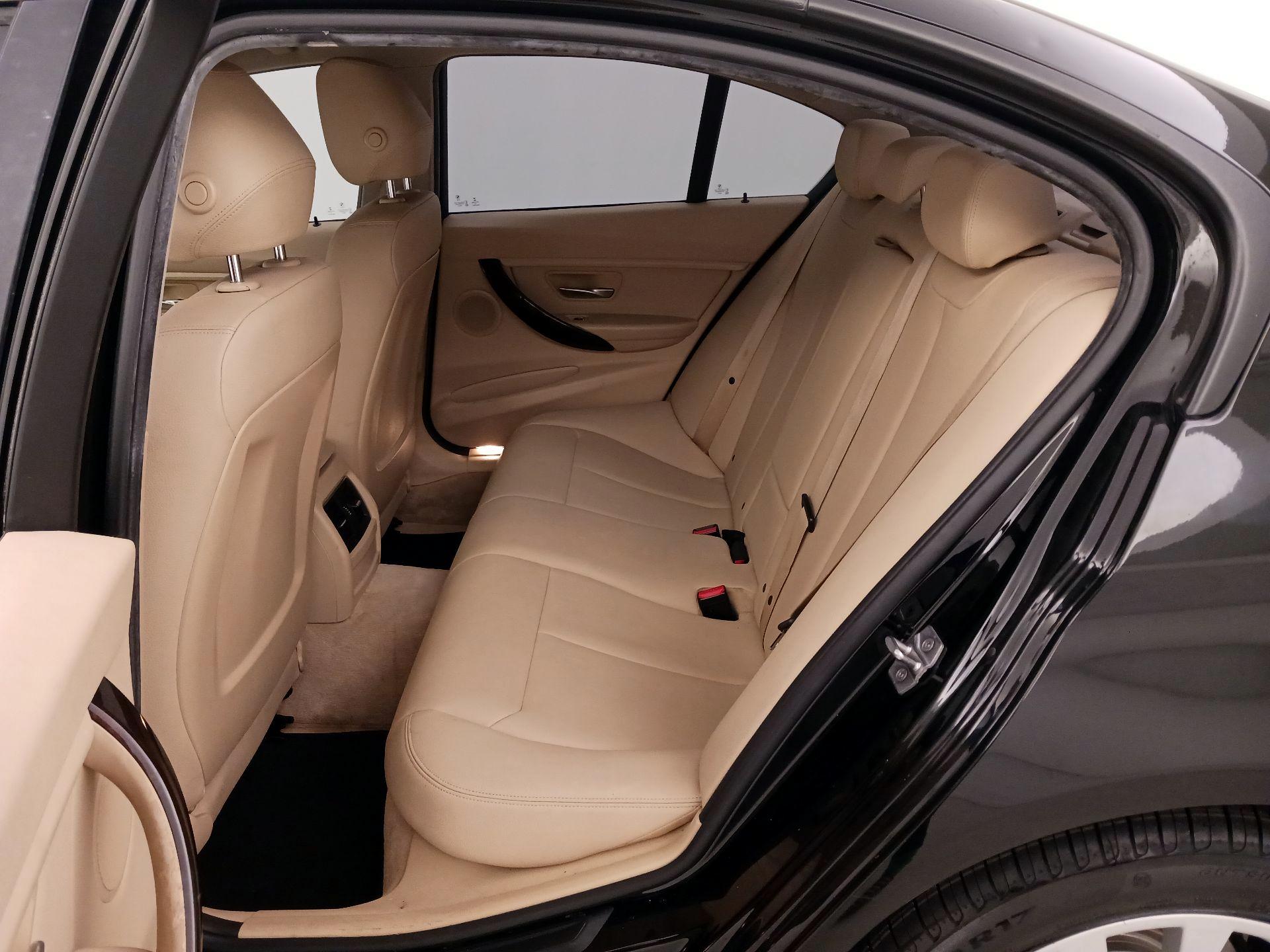 Thumbnail: 2016 BMW 3 Series - 19