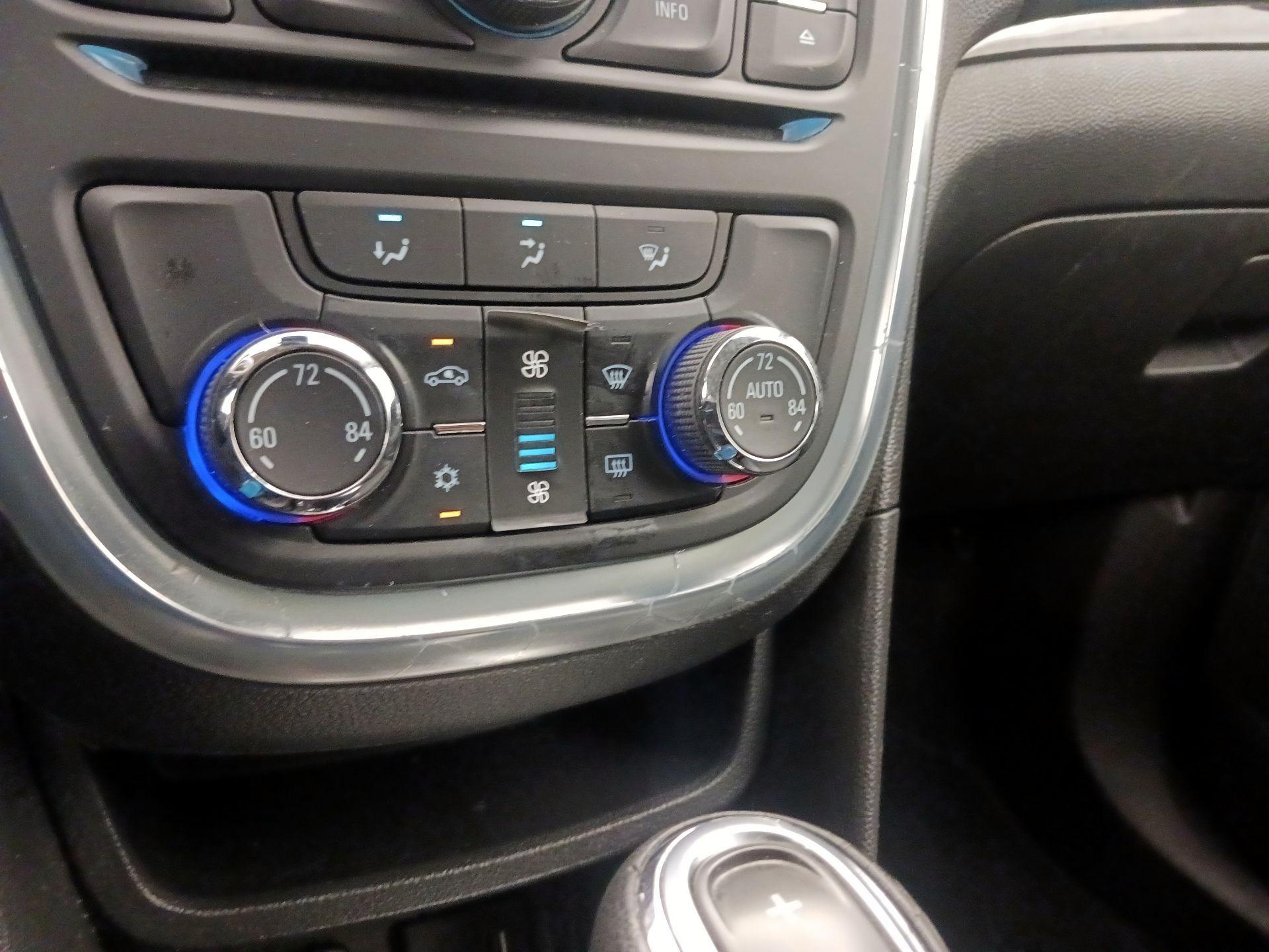 Thumbnail: 2015 Buick Encore - 17