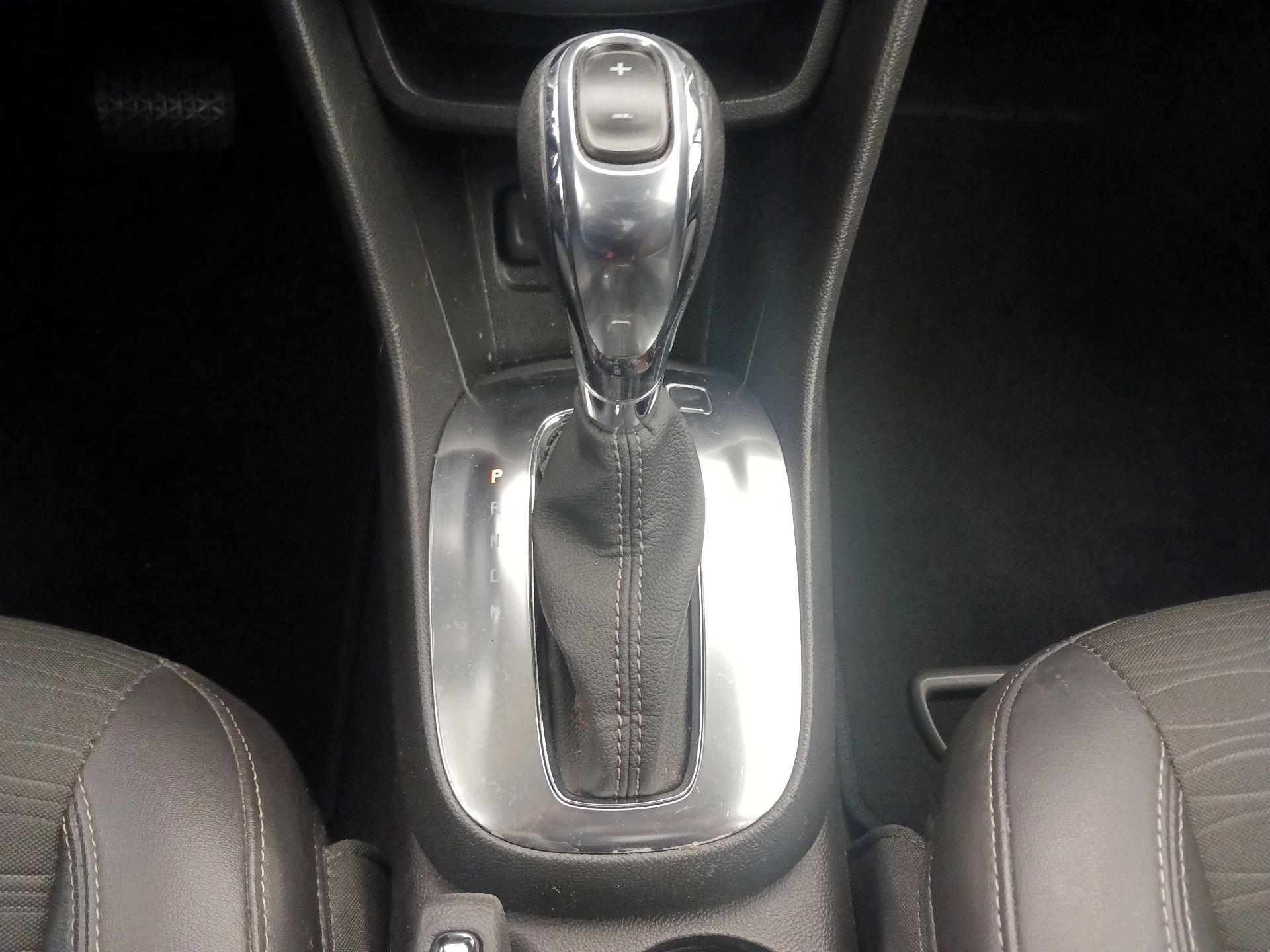 Thumbnail: 2015 Buick Encore - 18