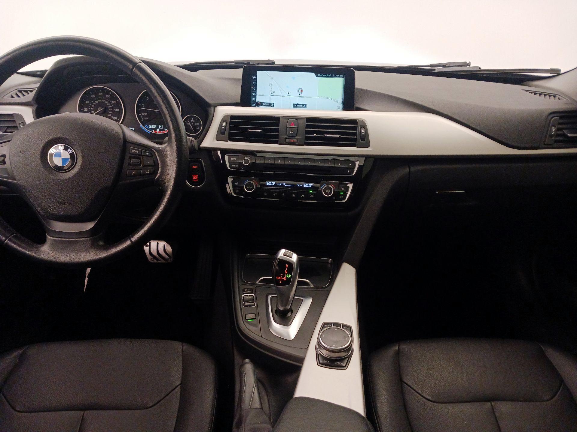 Thumbnail: 2017 BMW 3 Series - 9