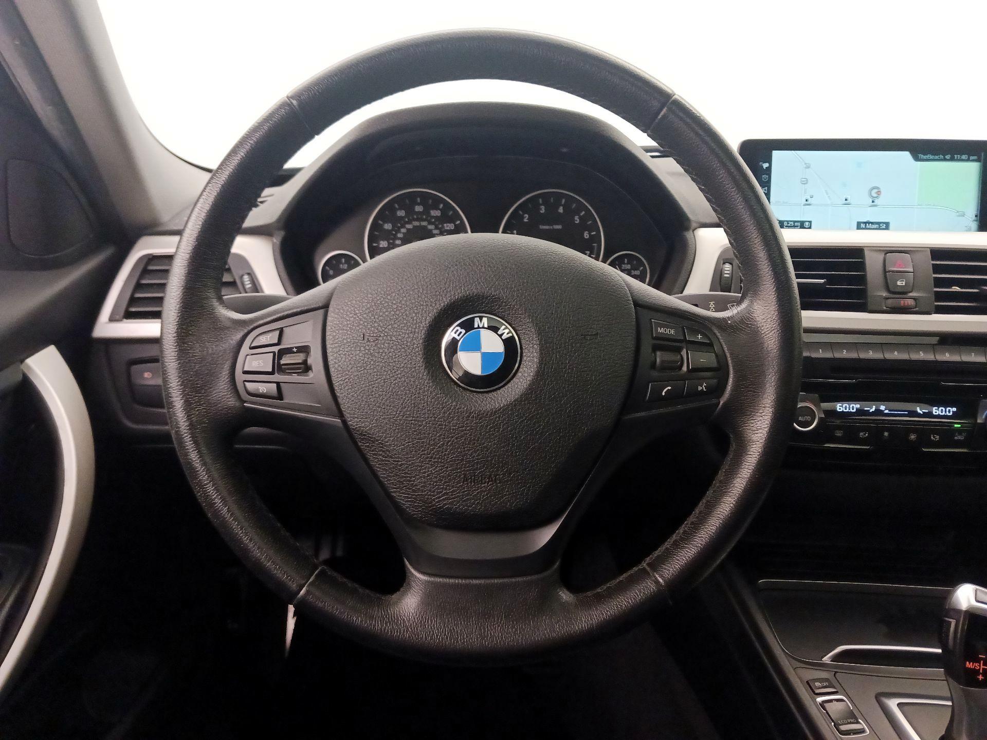 Thumbnail: 2017 BMW 3 Series - 10