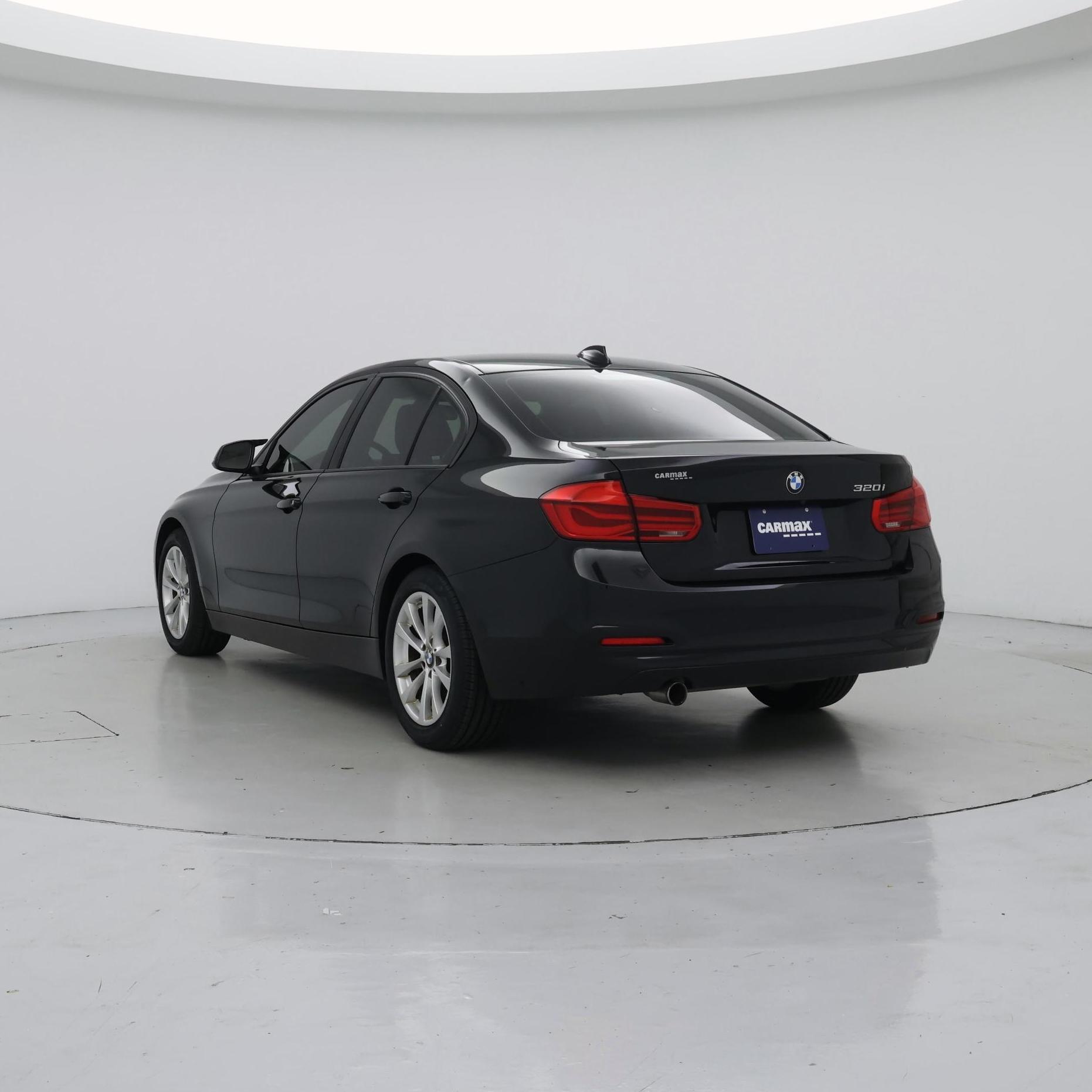 Thumbnail: 2017 BMW 3 Series - 2