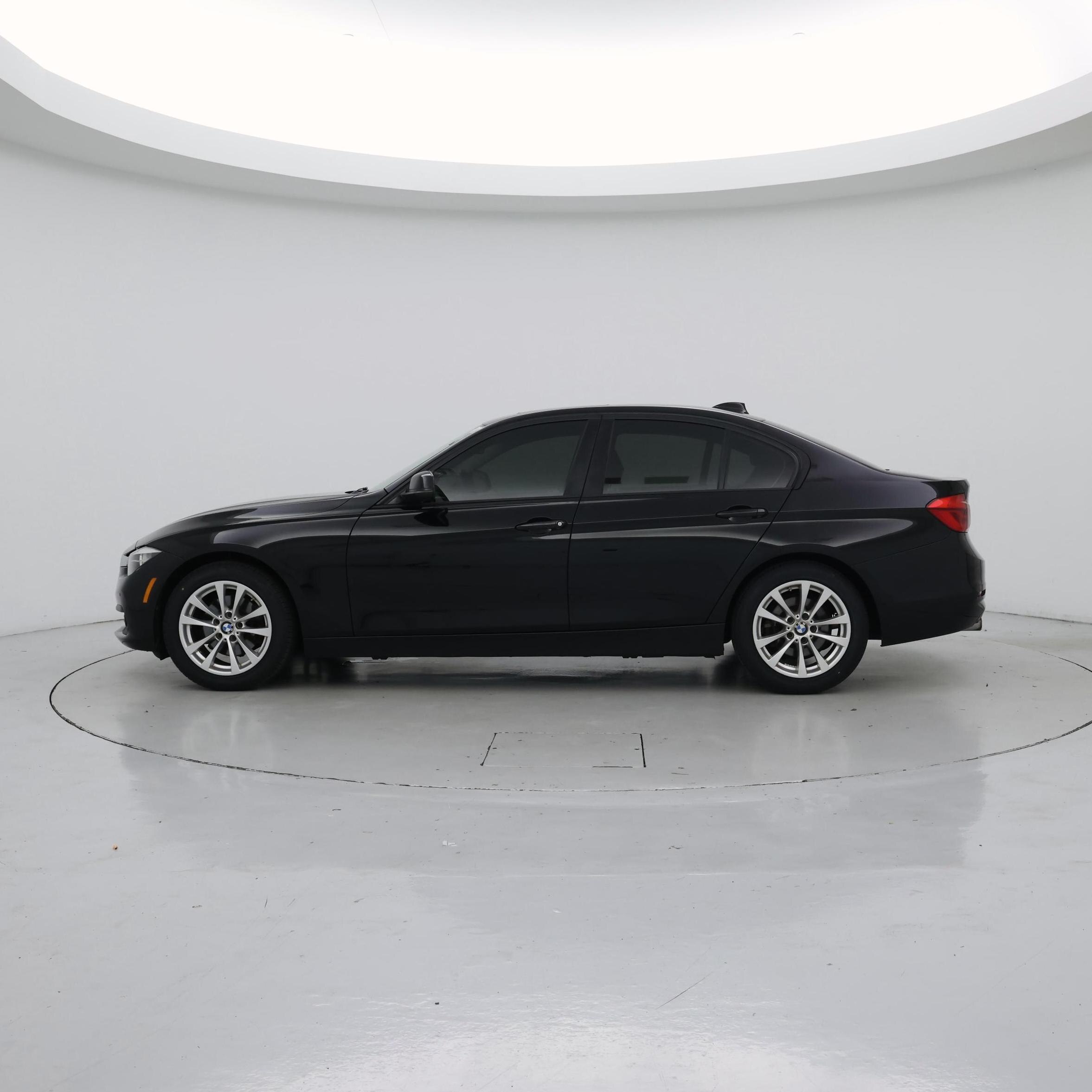 Thumbnail: 2017 BMW 3 Series - 3