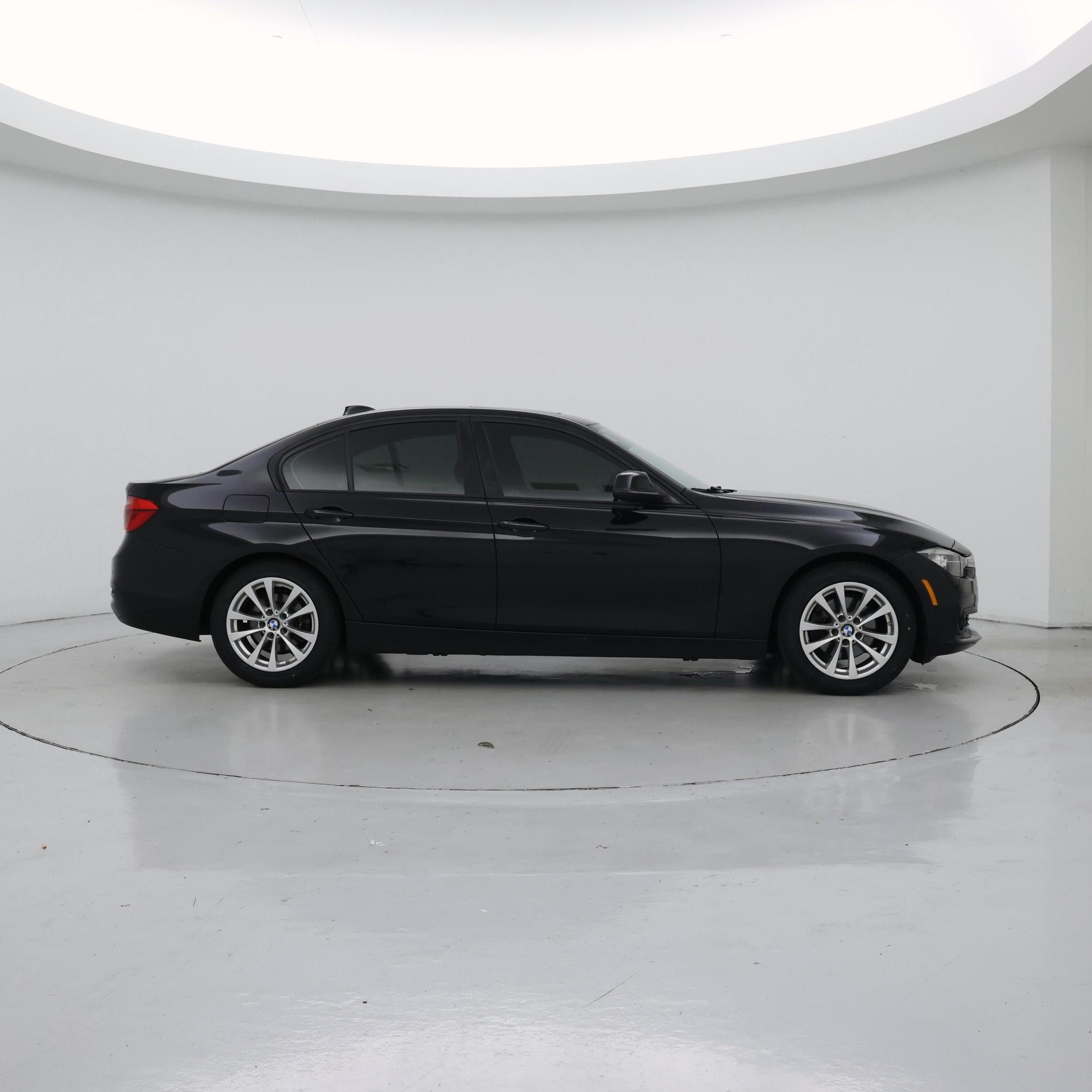 Thumbnail: 2017 BMW 3 Series - 7