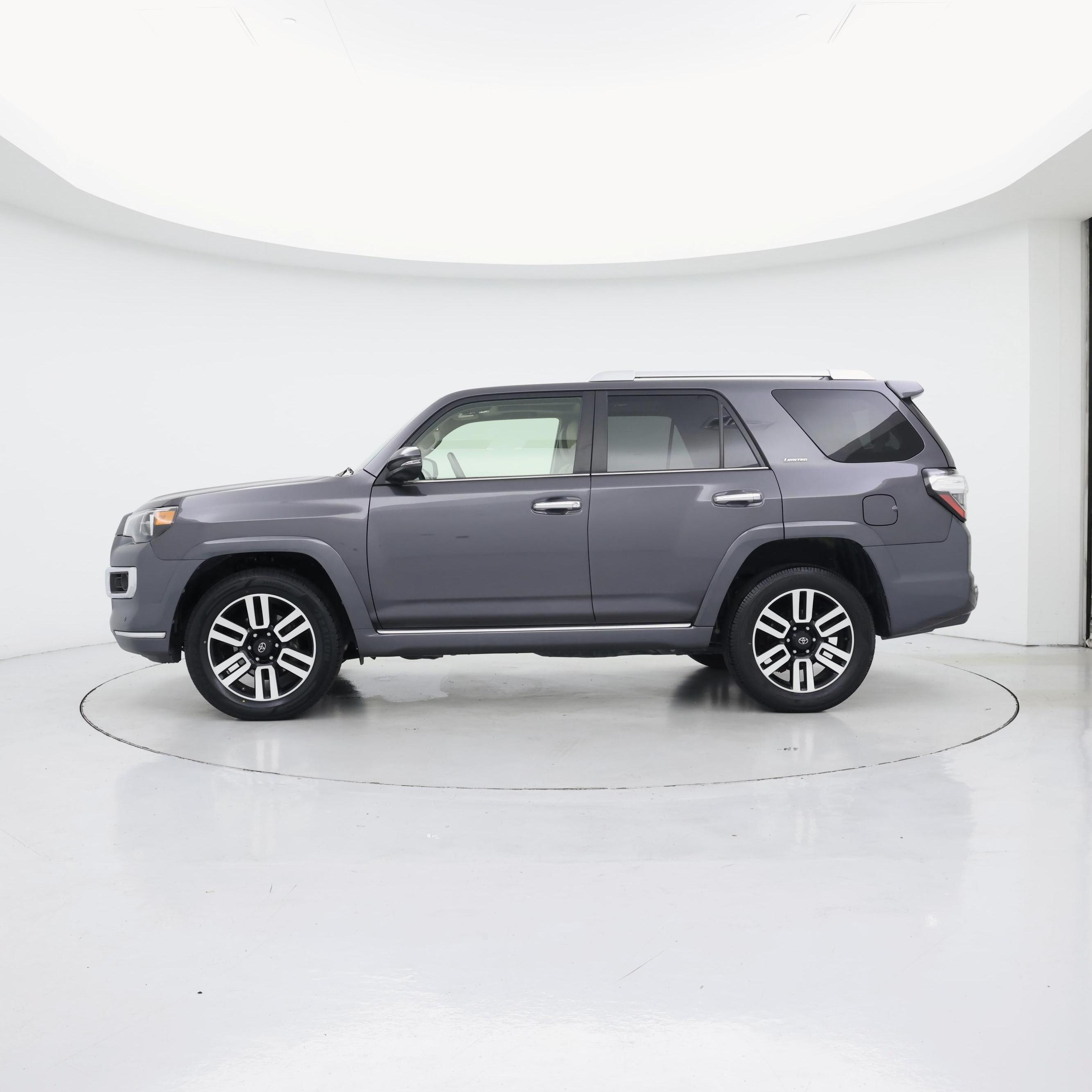 Thumbnail: 2021 Toyota 4Runner - 3