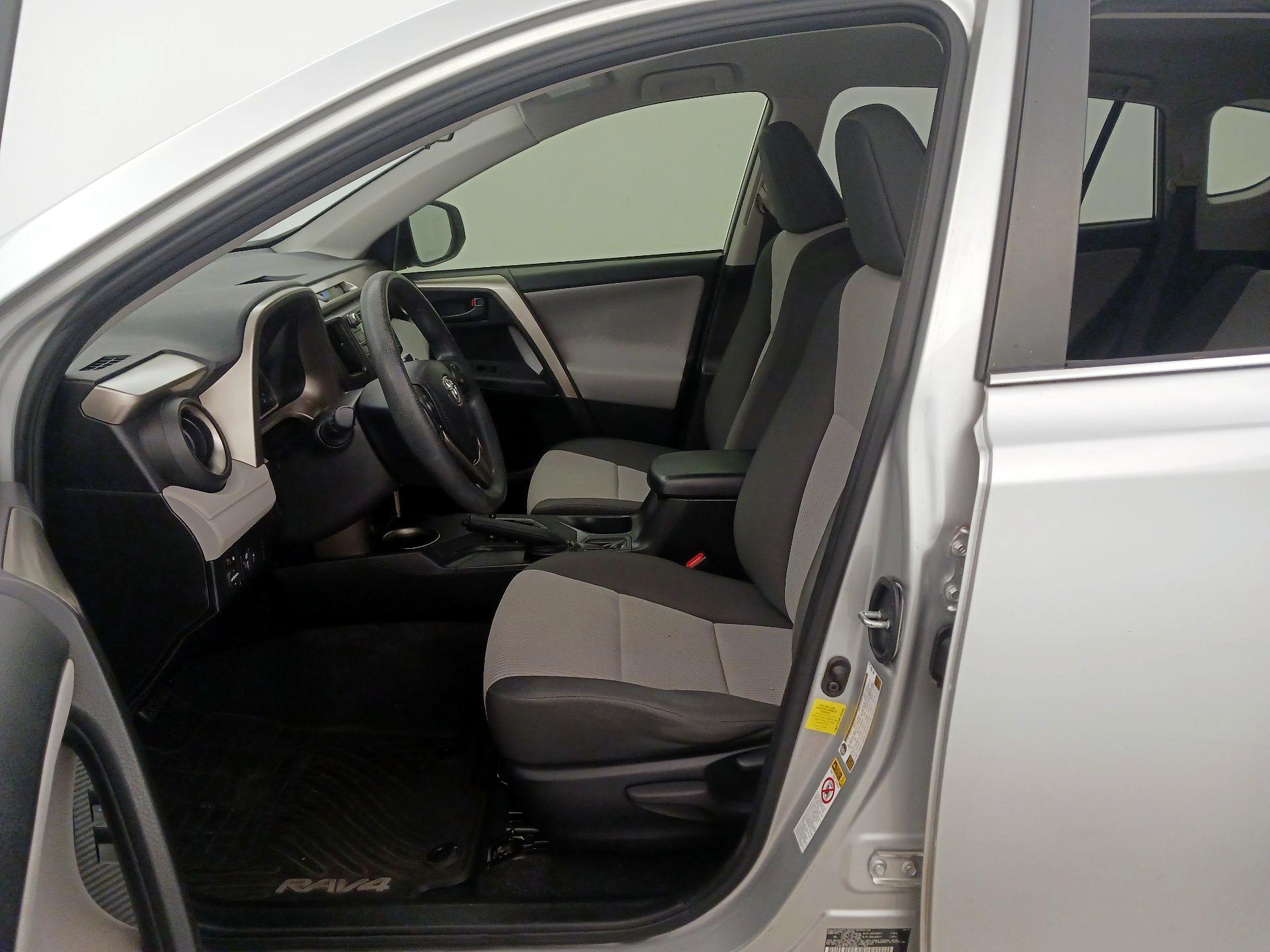 Thumbnail: 2015 Toyota RAV4 - 11
