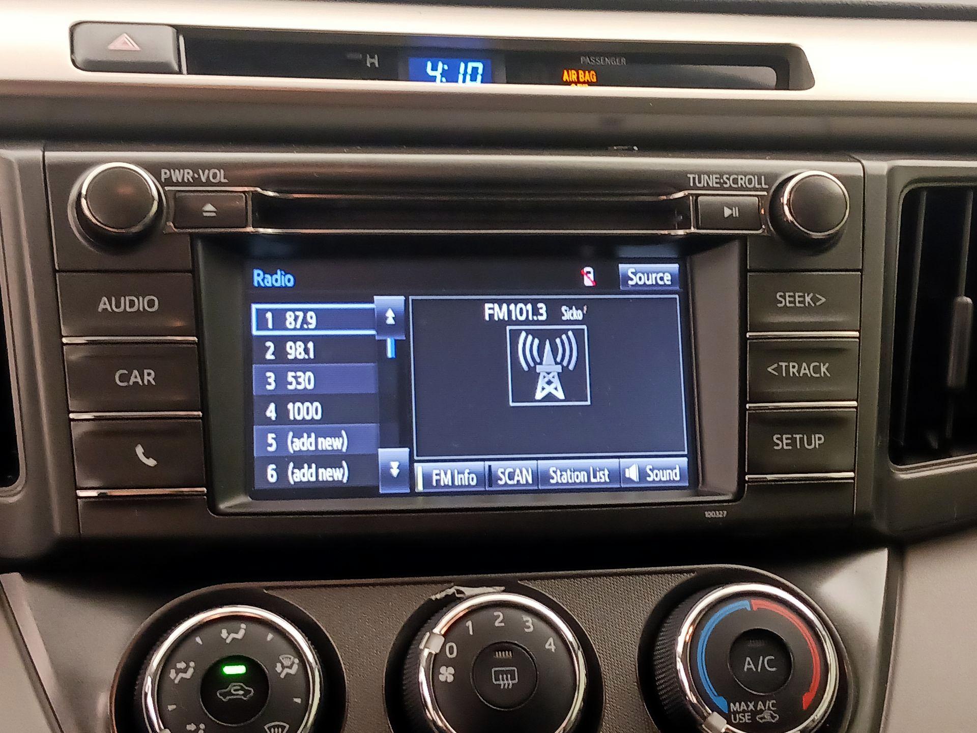 Thumbnail: 2015 Toyota RAV4 - 15