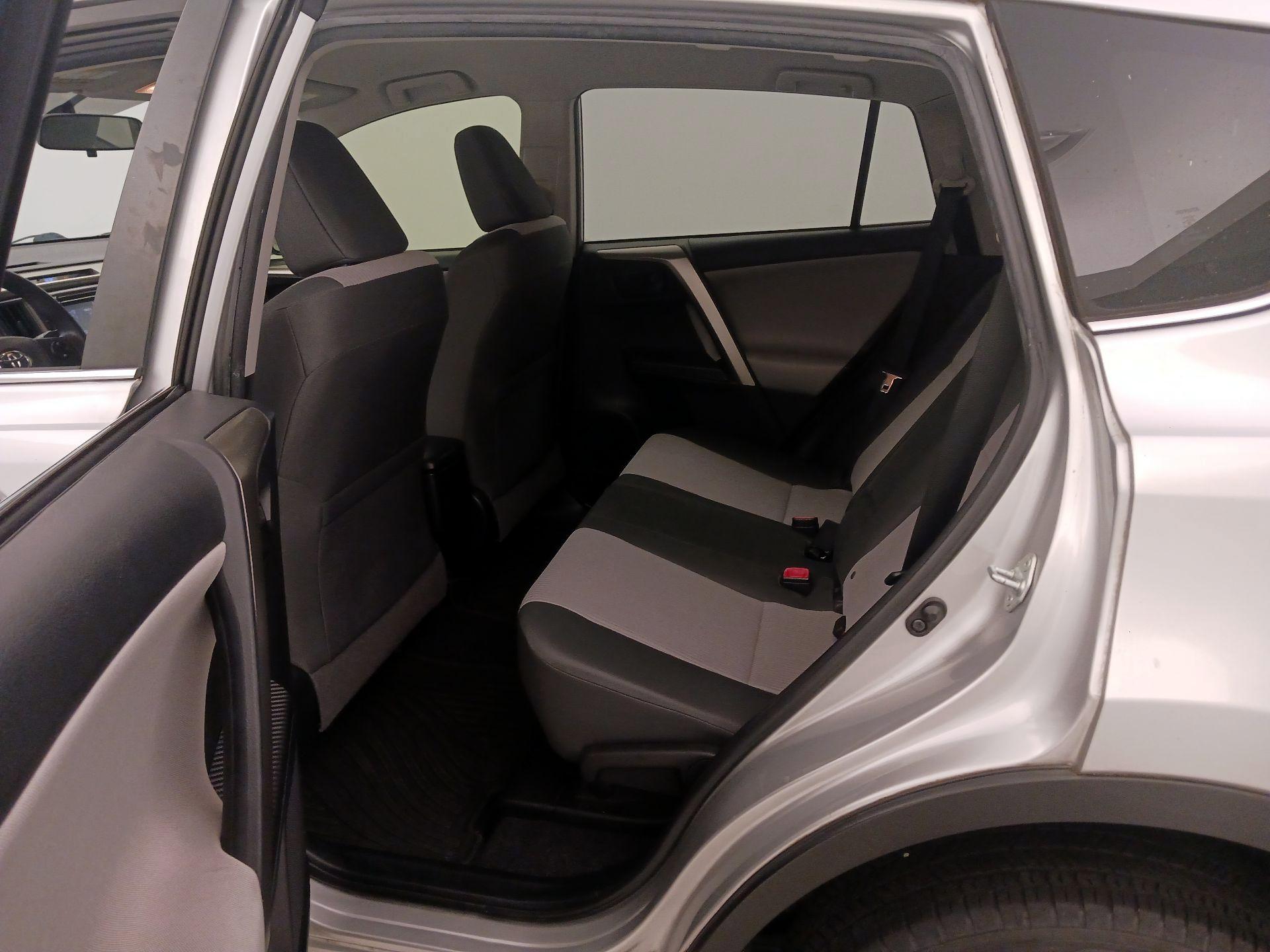 Thumbnail: 2015 Toyota RAV4 - 19