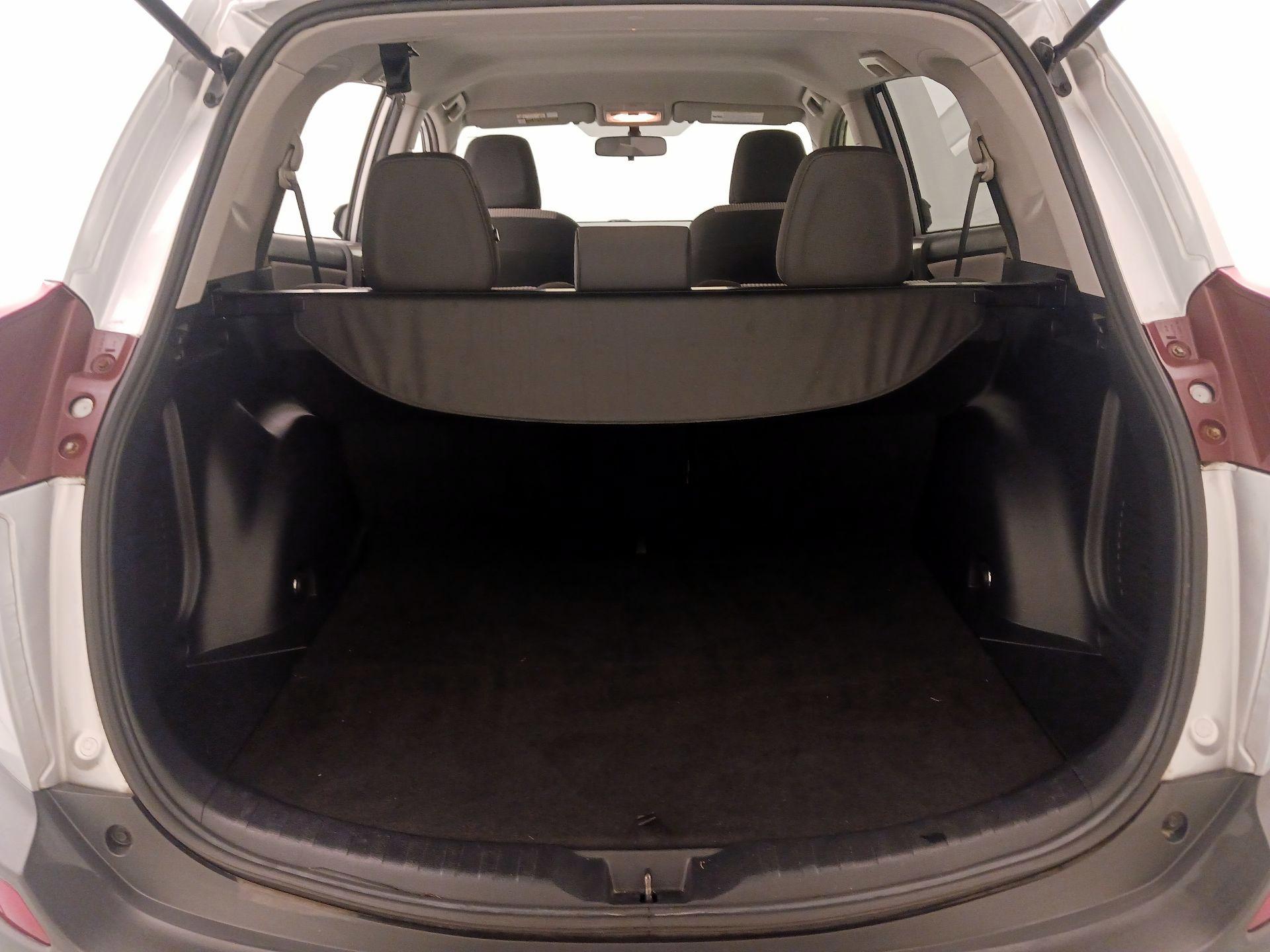 Thumbnail: 2015 Toyota RAV4 - 20