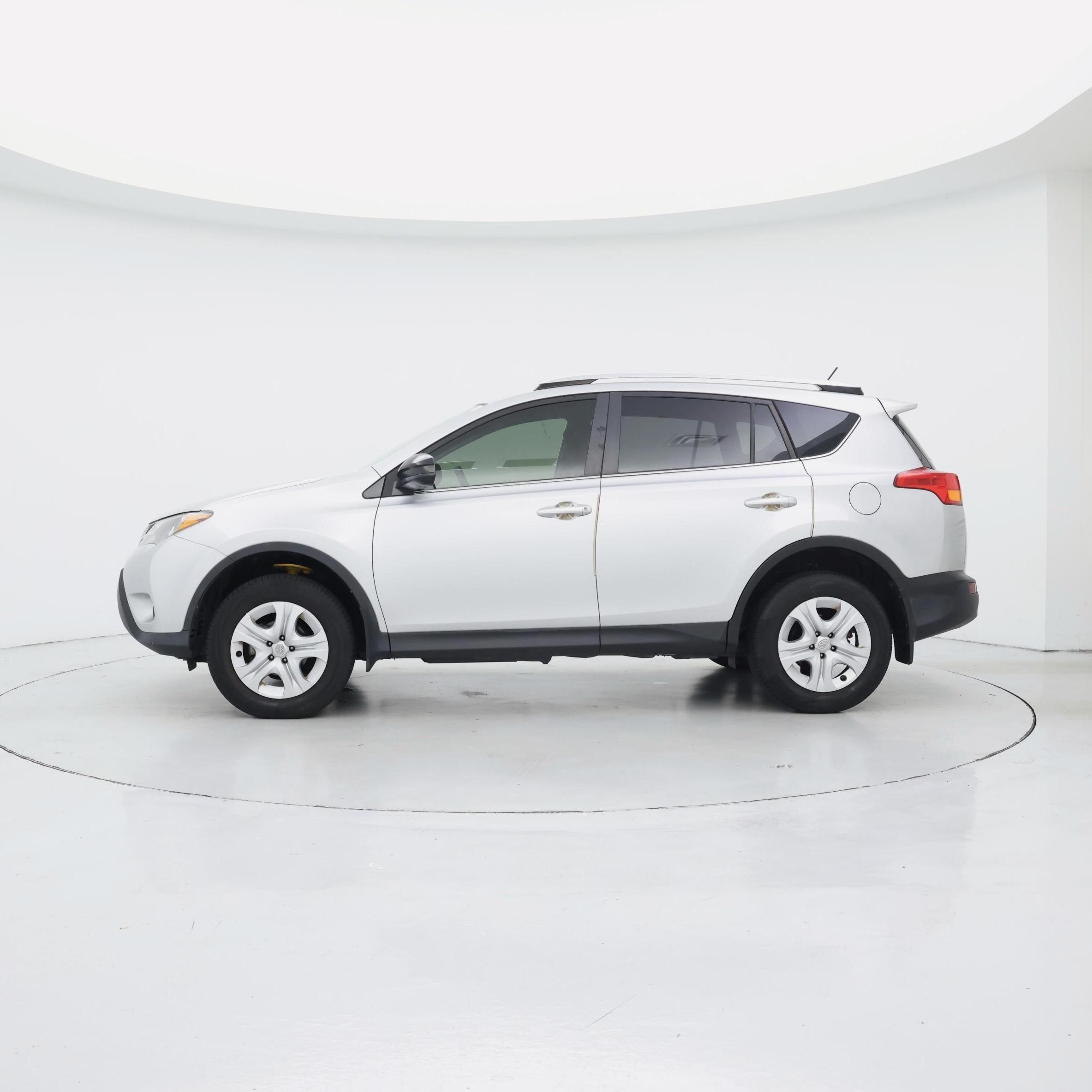 Thumbnail: 2015 Toyota RAV4 - 3