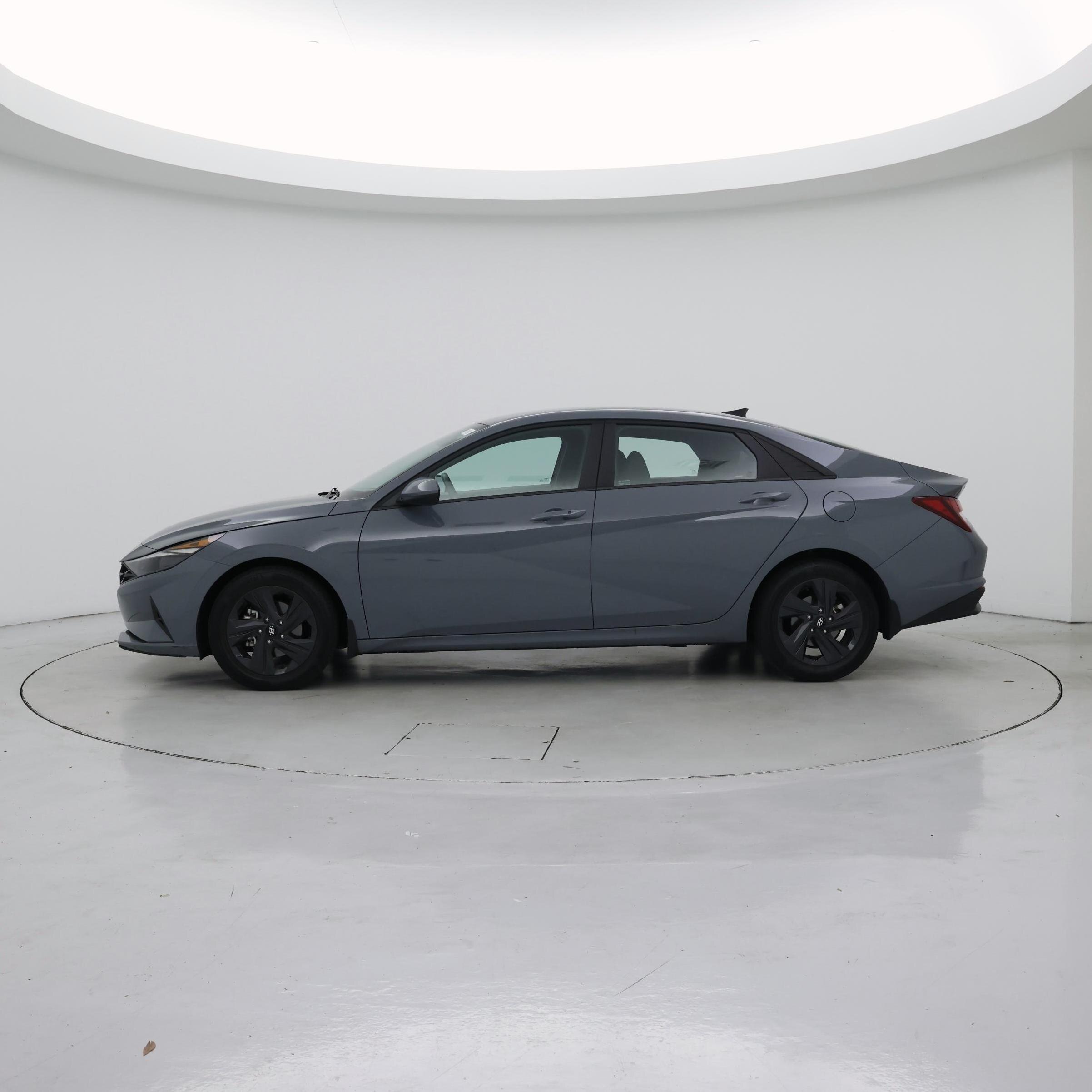 Thumbnail: 2022 Hyundai Elantra - 3