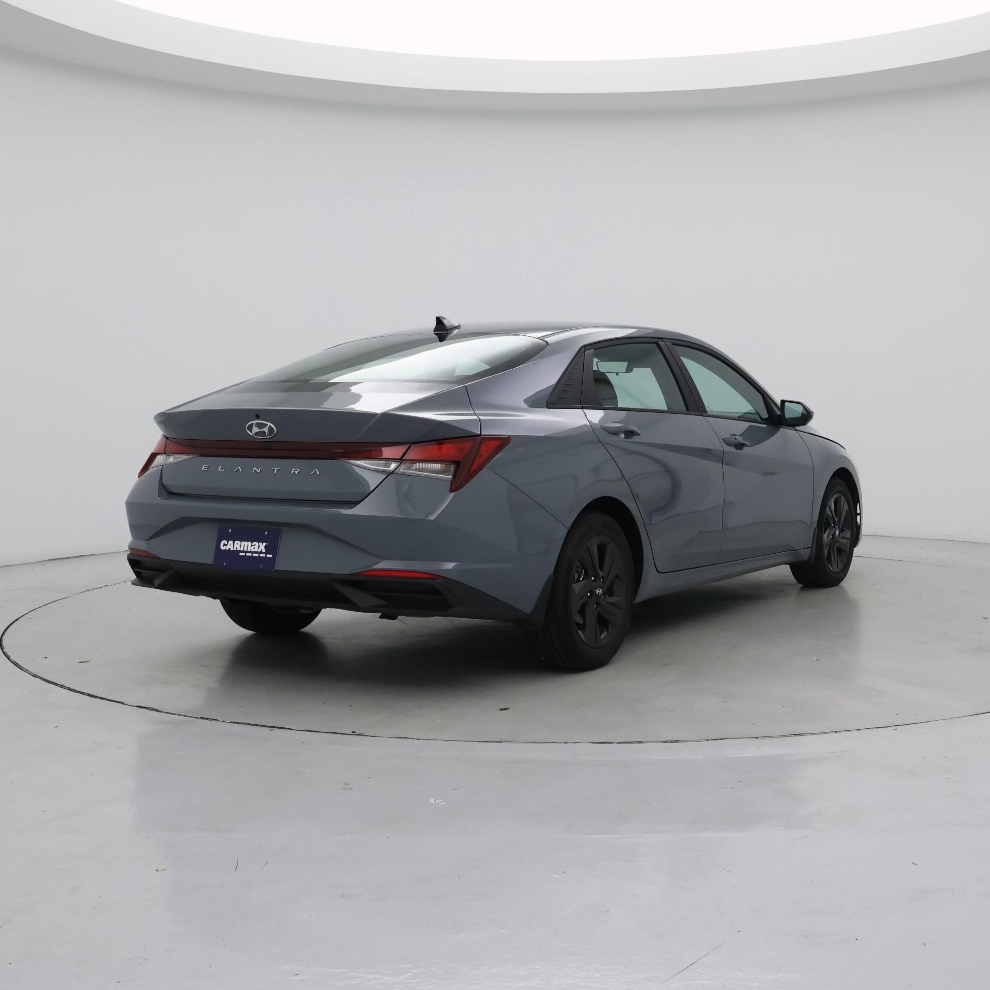Thumbnail: 2022 Hyundai Elantra - 8