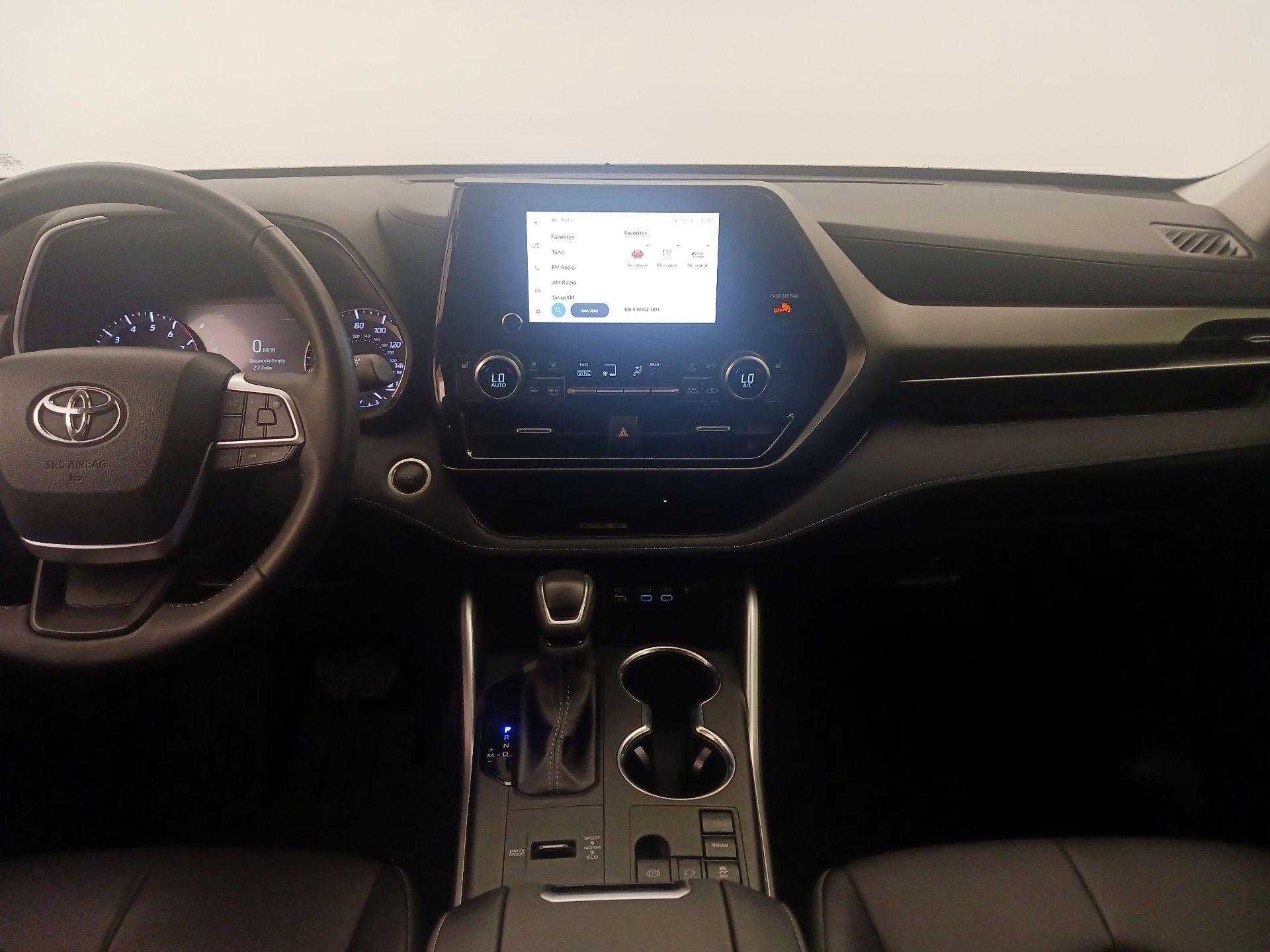 Thumbnail: 2024 Toyota Highlander - 9