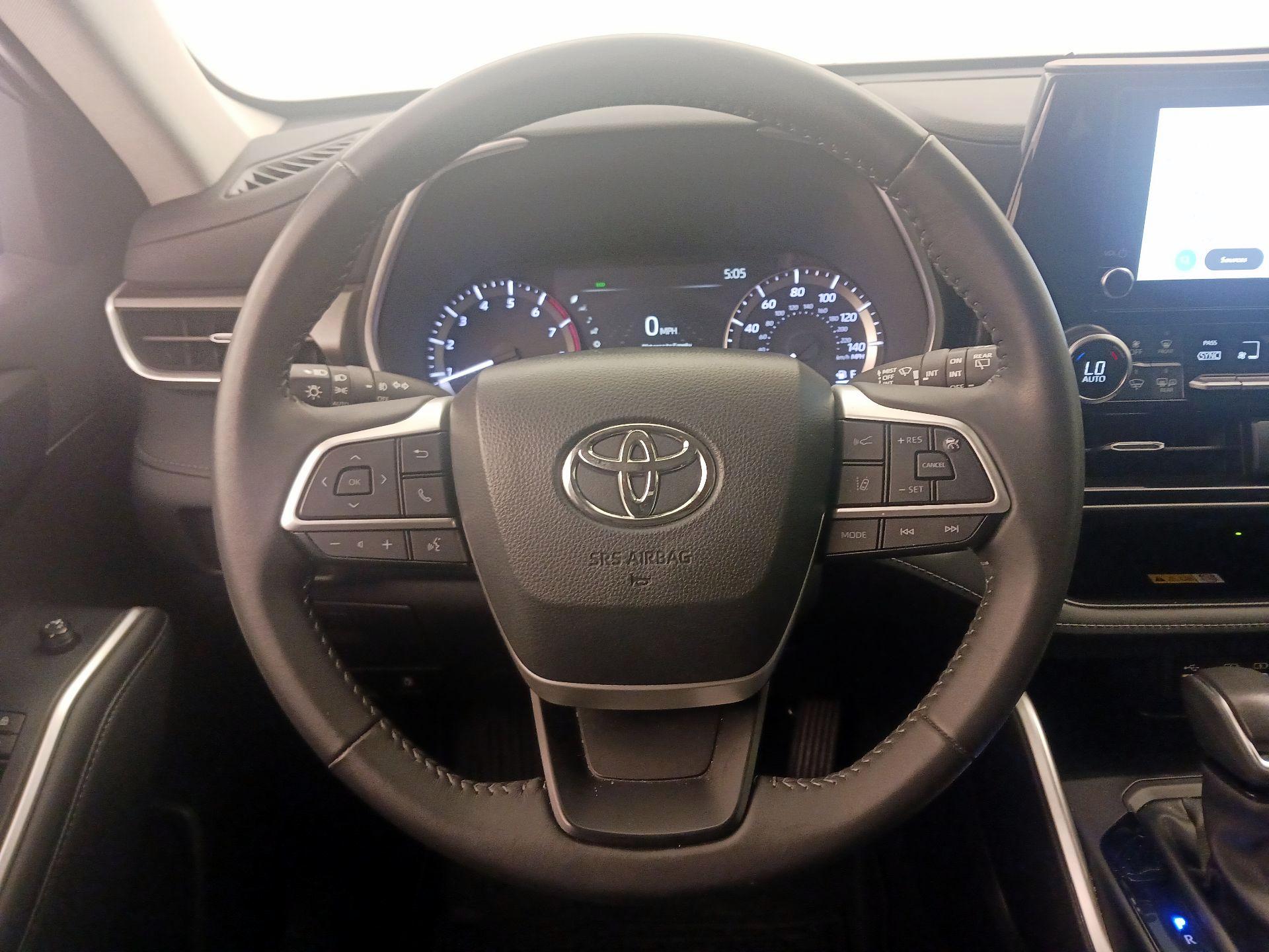 Thumbnail: 2024 Toyota Highlander - 10