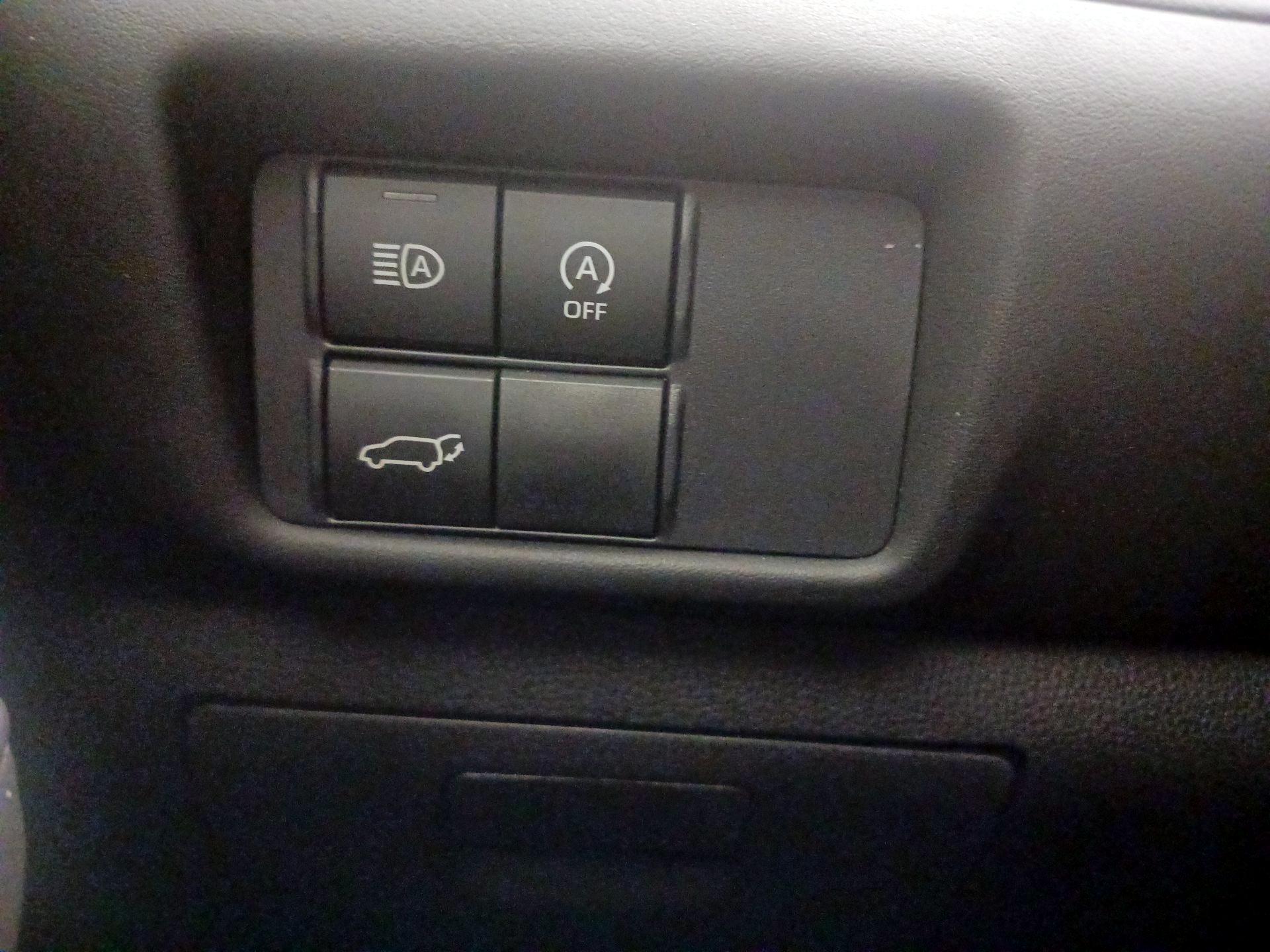 Thumbnail: 2024 Toyota Highlander - 13