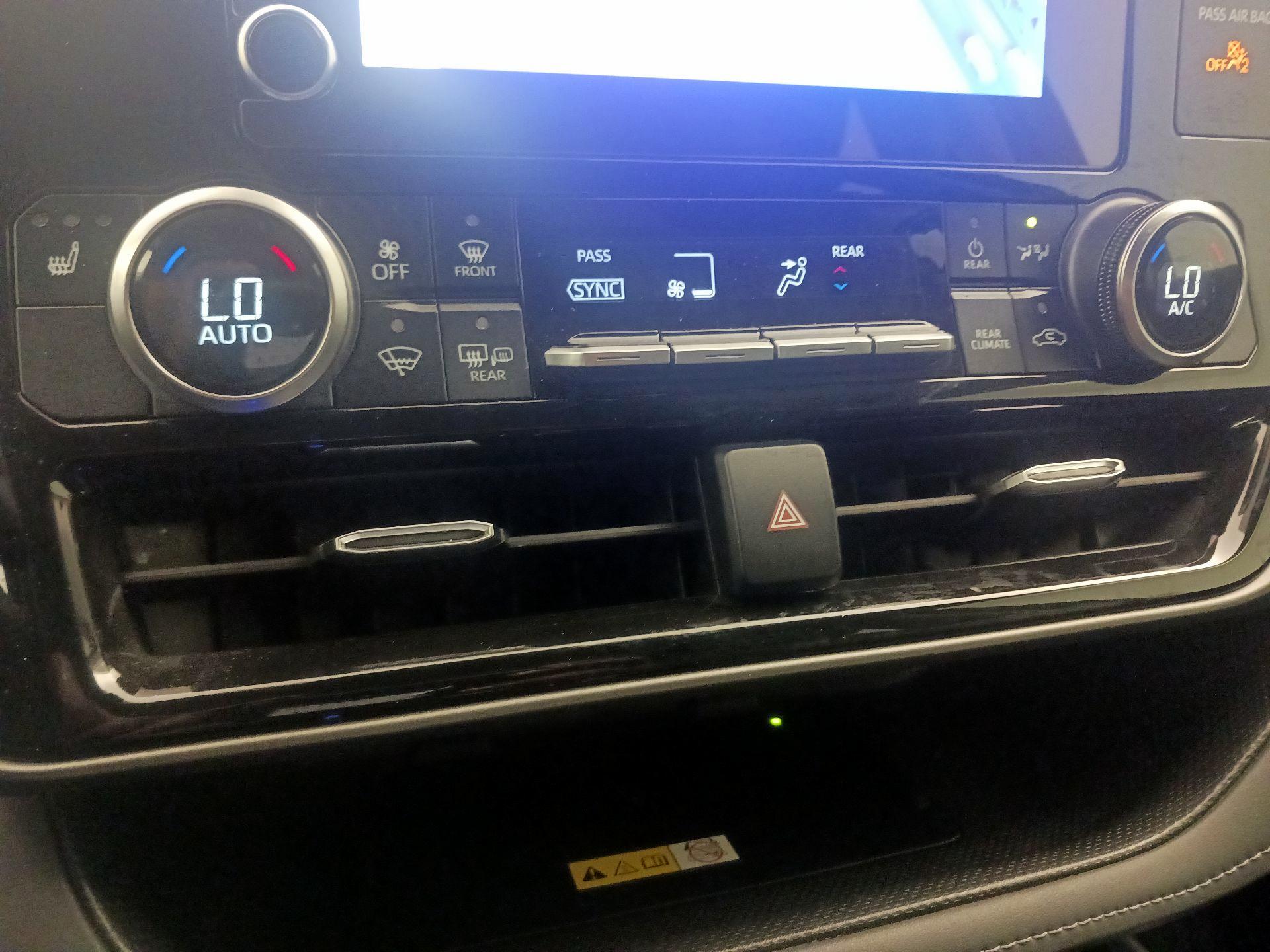 Thumbnail: 2024 Toyota Highlander - 16