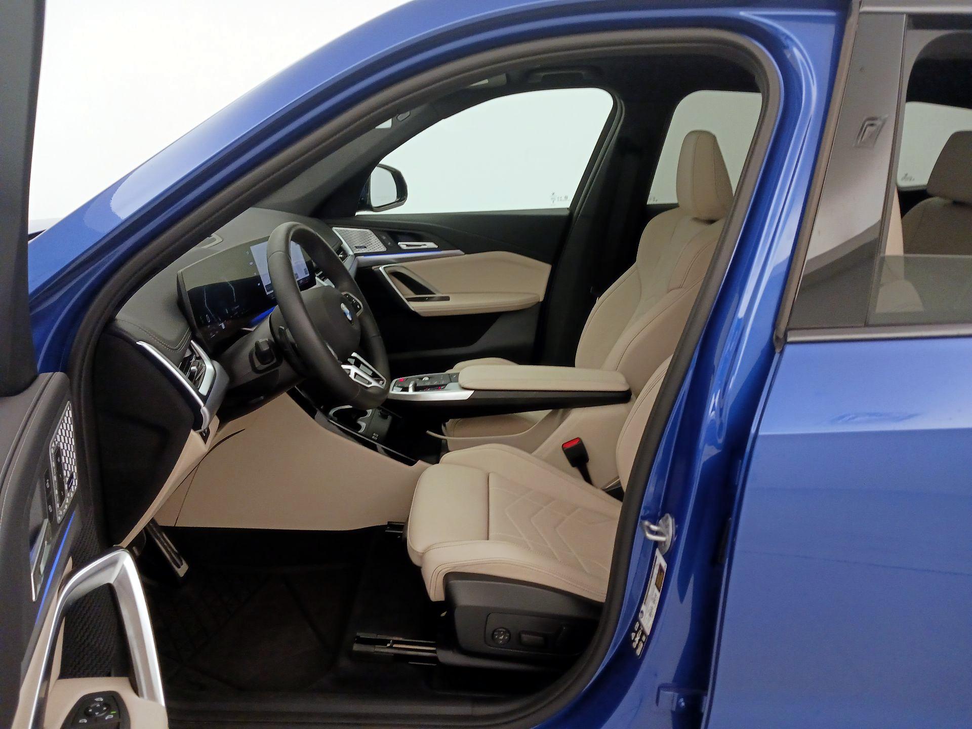 Thumbnail: 2025 BMW X1 - 11