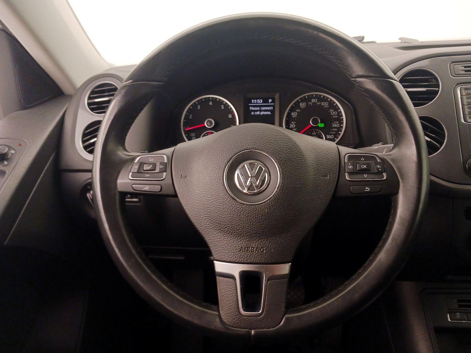 Thumbnail: 2018 Volkswagen Tiguan - 10
