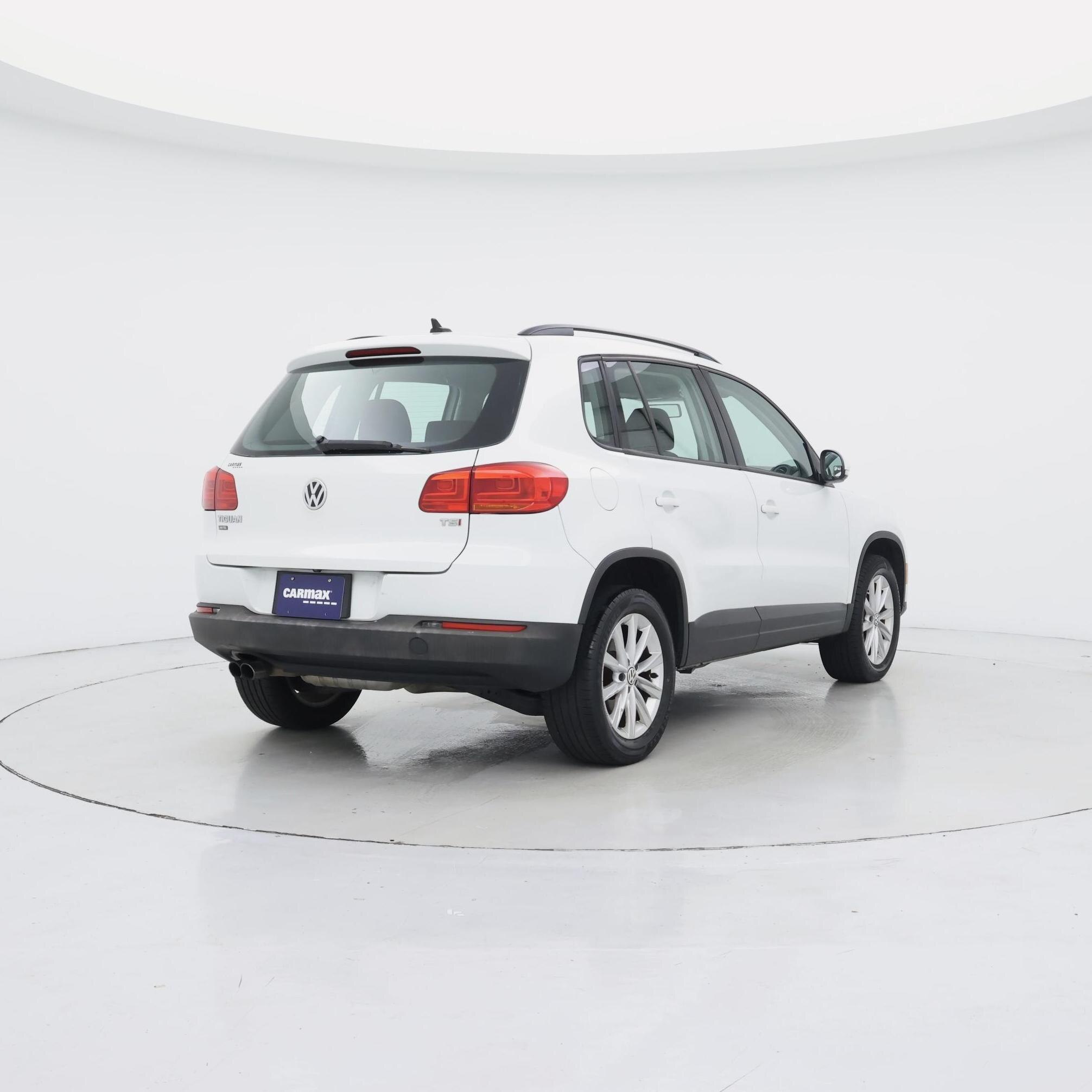Thumbnail: 2018 Volkswagen Tiguan - 8