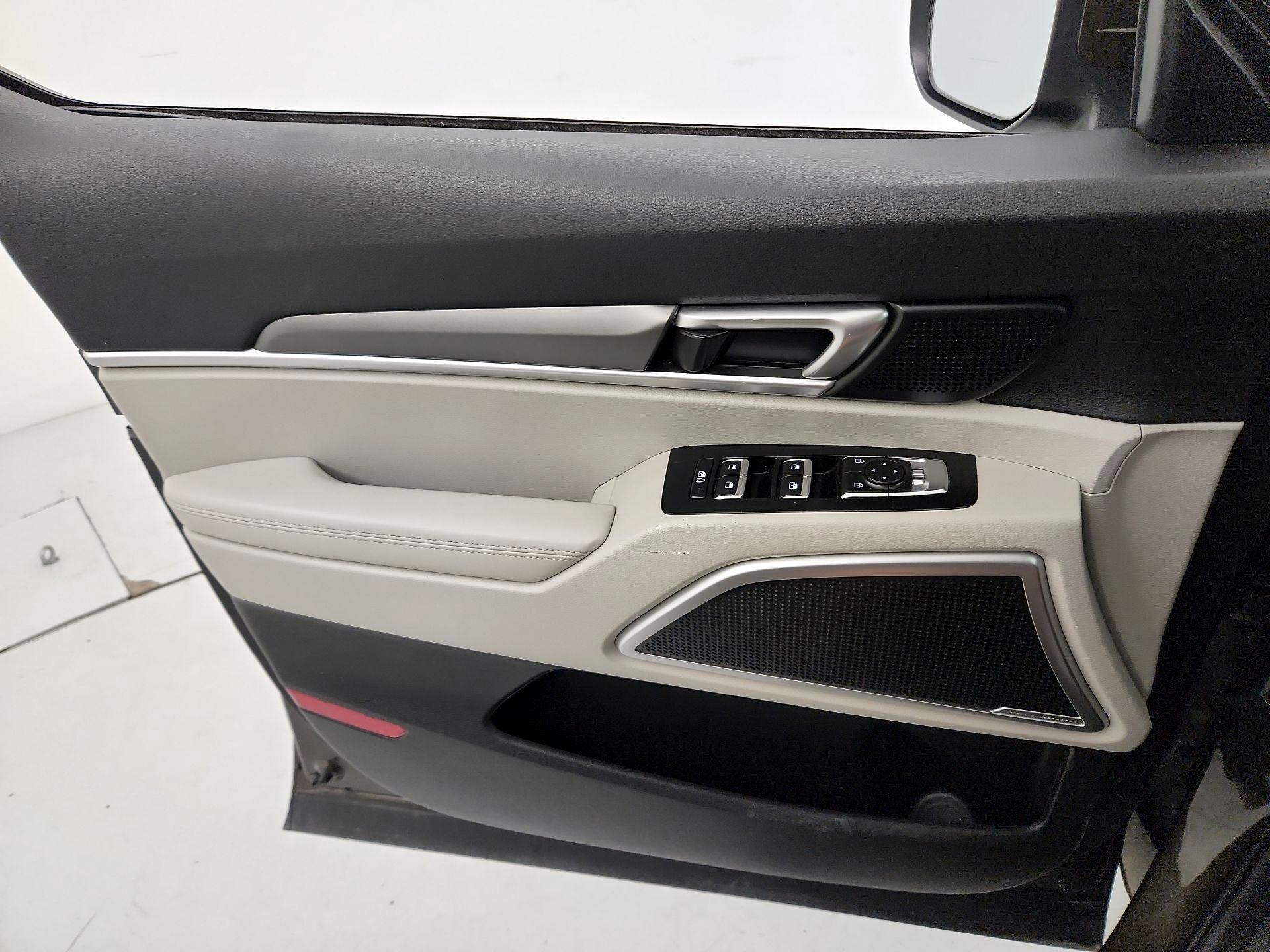 Thumbnail: 2021 Kia Telluride - 12