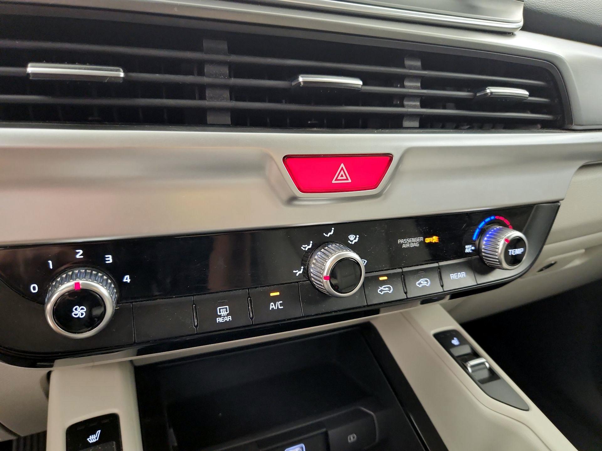 Thumbnail: 2021 Kia Telluride - 16