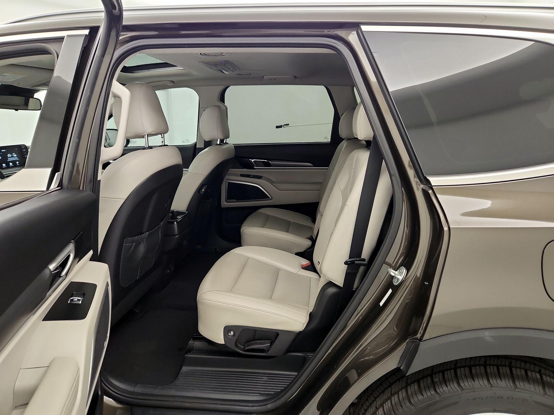 Thumbnail: 2021 Kia Telluride - 20