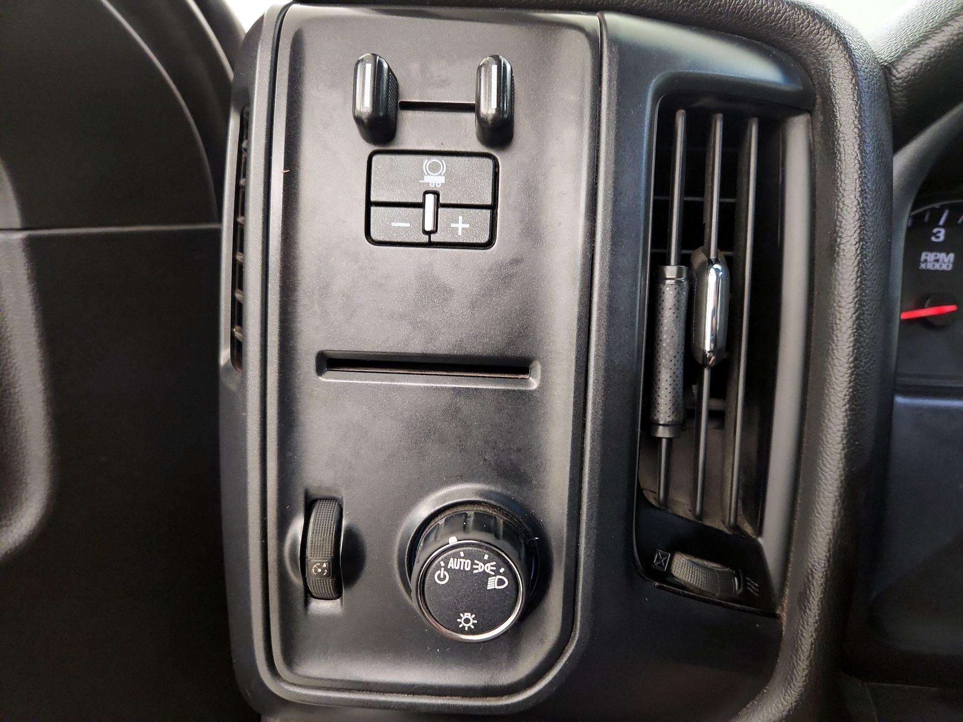 Thumbnail: 2019 Chevrolet Silverado 1500 - 13