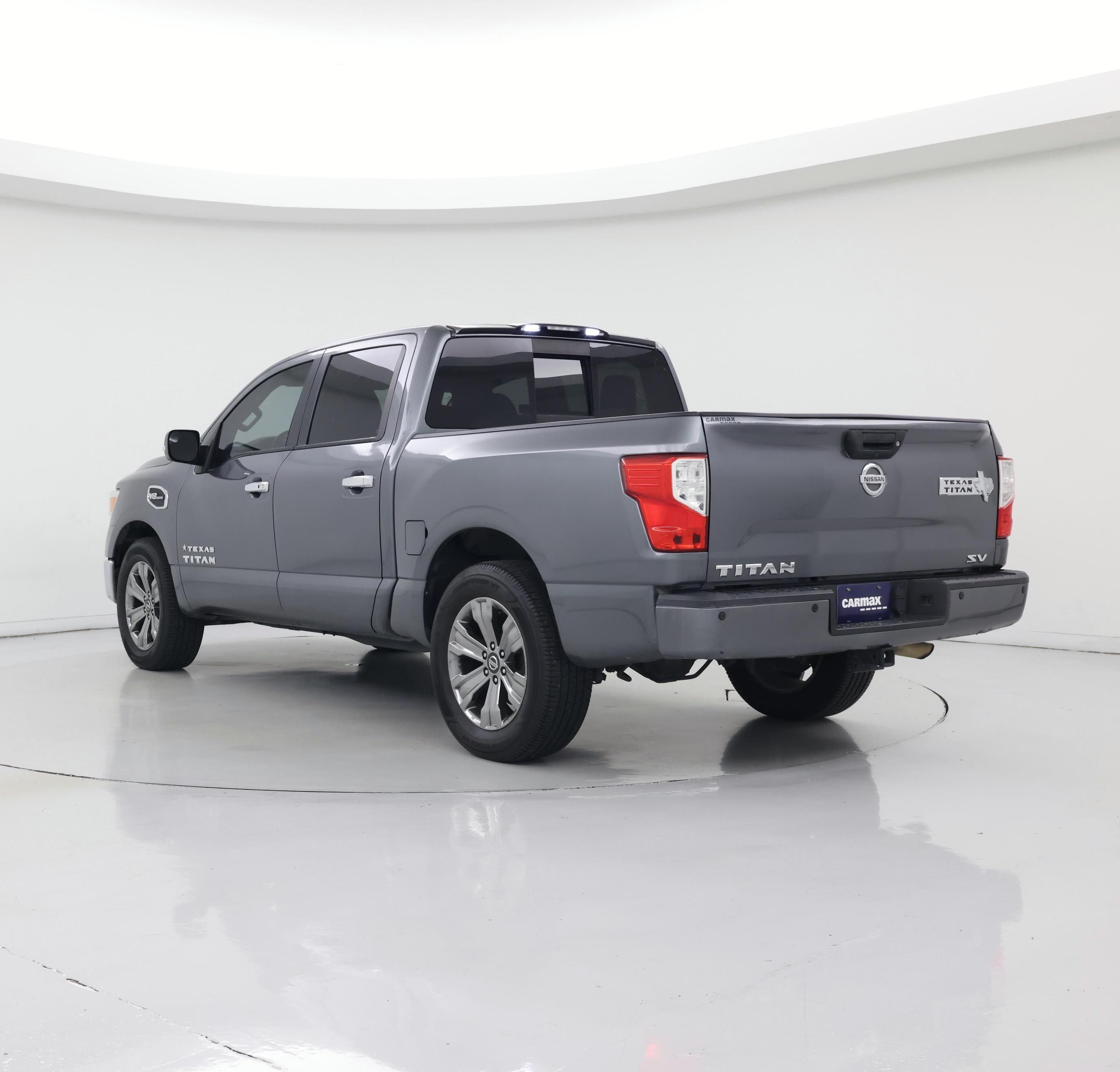 Thumbnail: 2017 Nissan Titan - 2