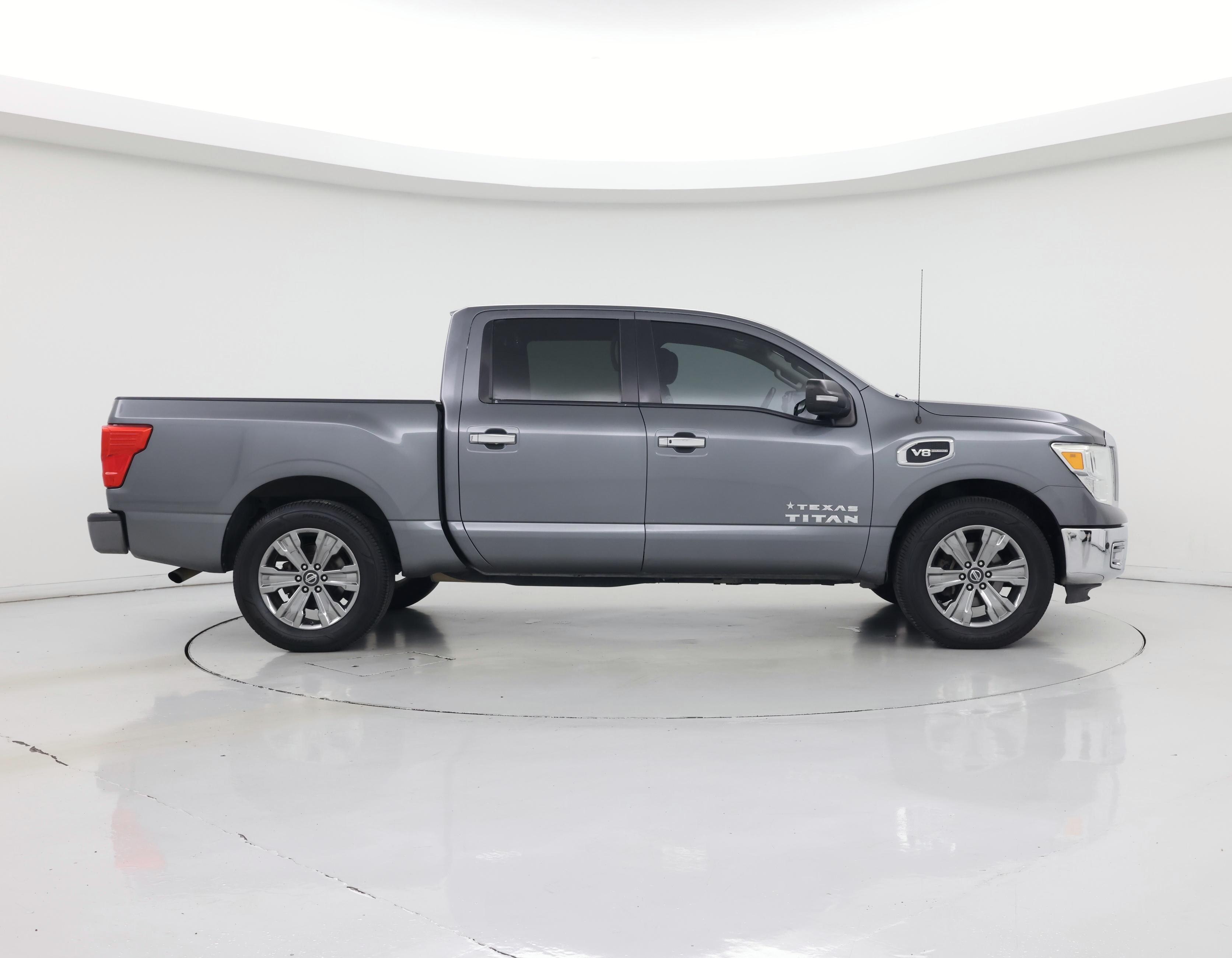 Thumbnail: 2017 Nissan Titan - 7