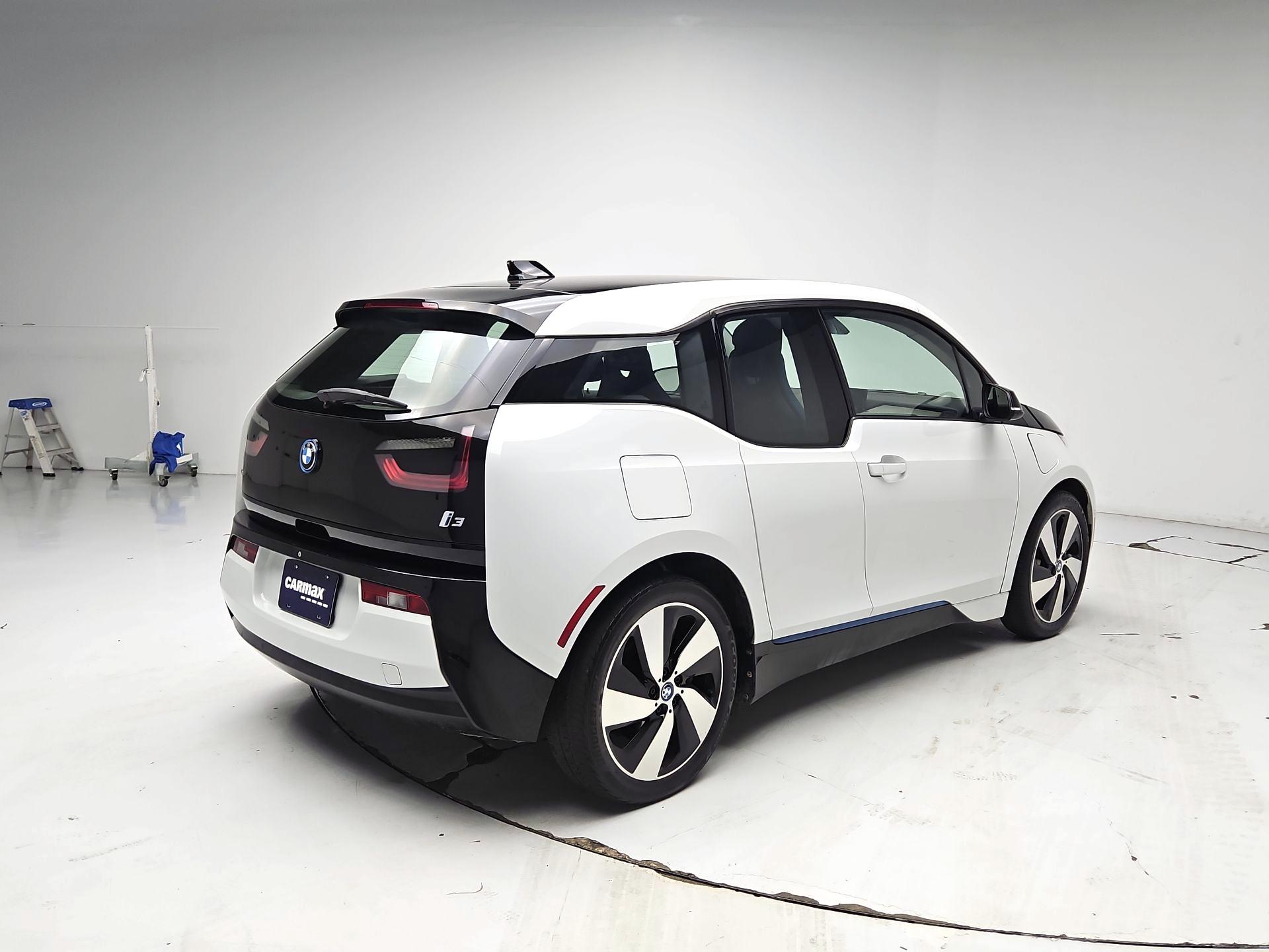 Thumbnail: 2017 BMW i3 - 5