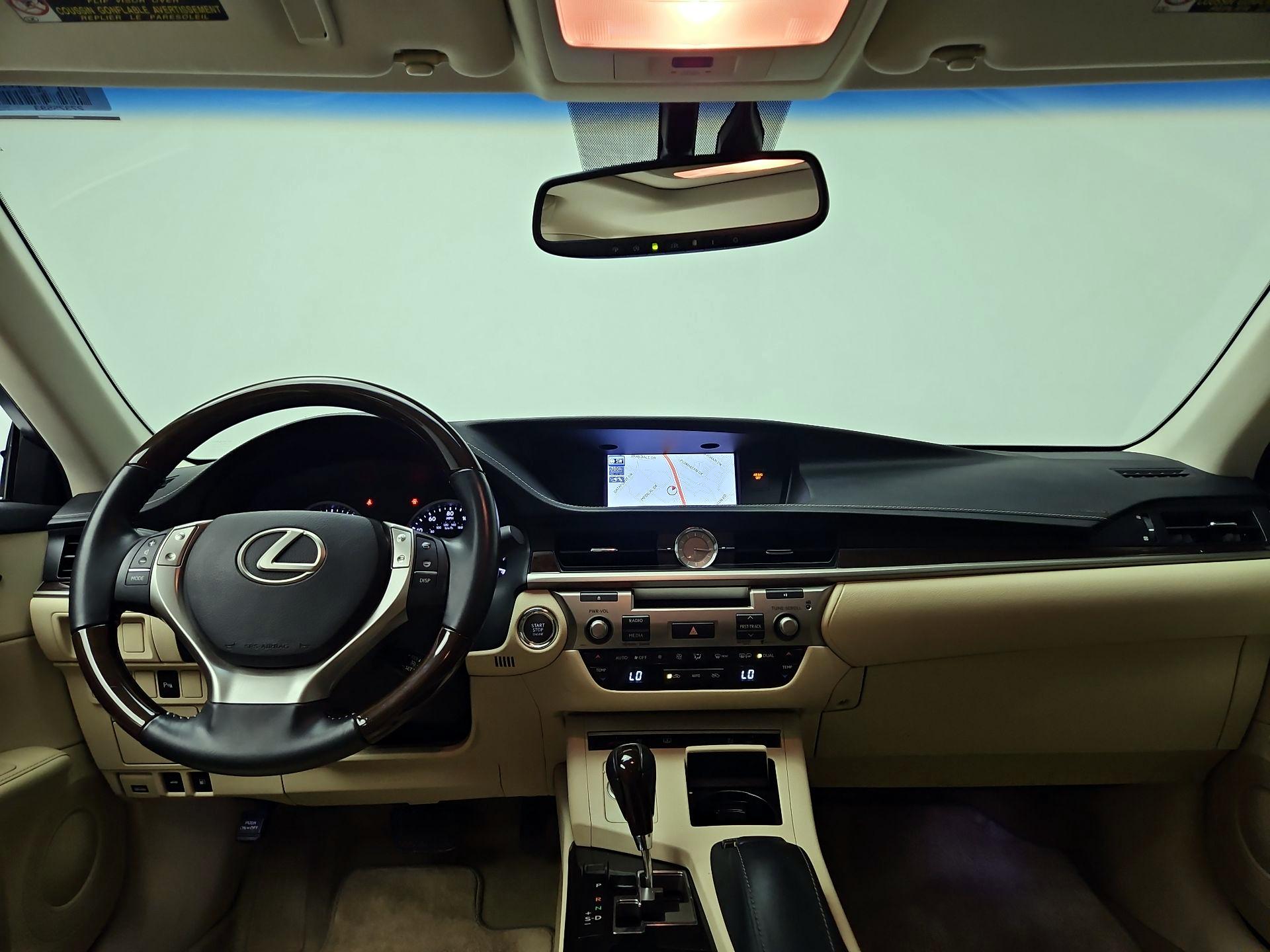 Thumbnail: 2013 Lexus ES - 9