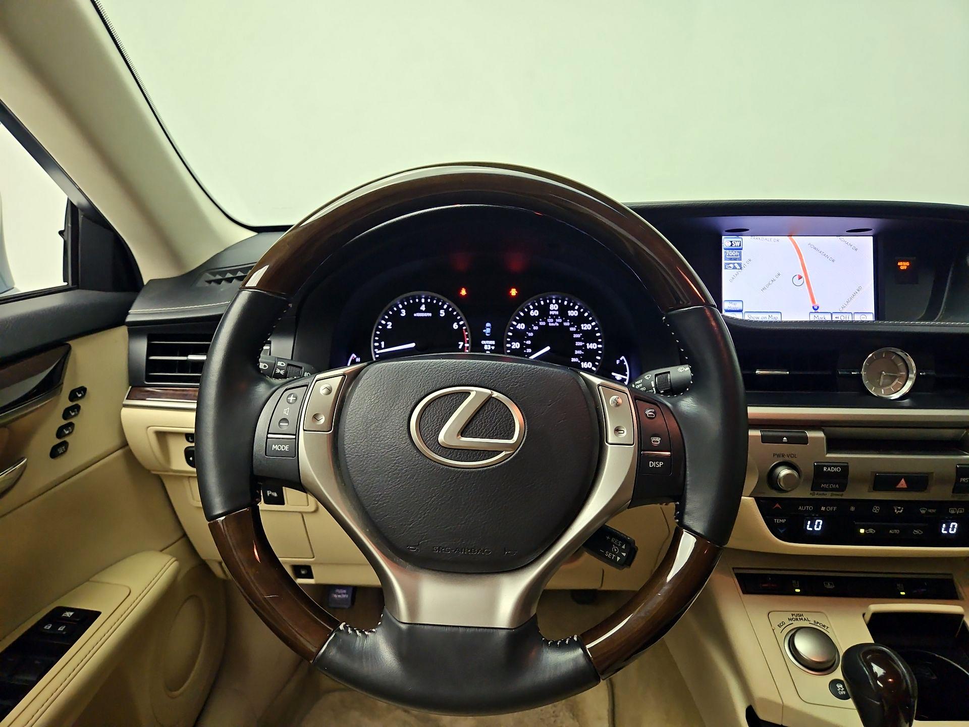 Thumbnail: 2013 Lexus ES - 10