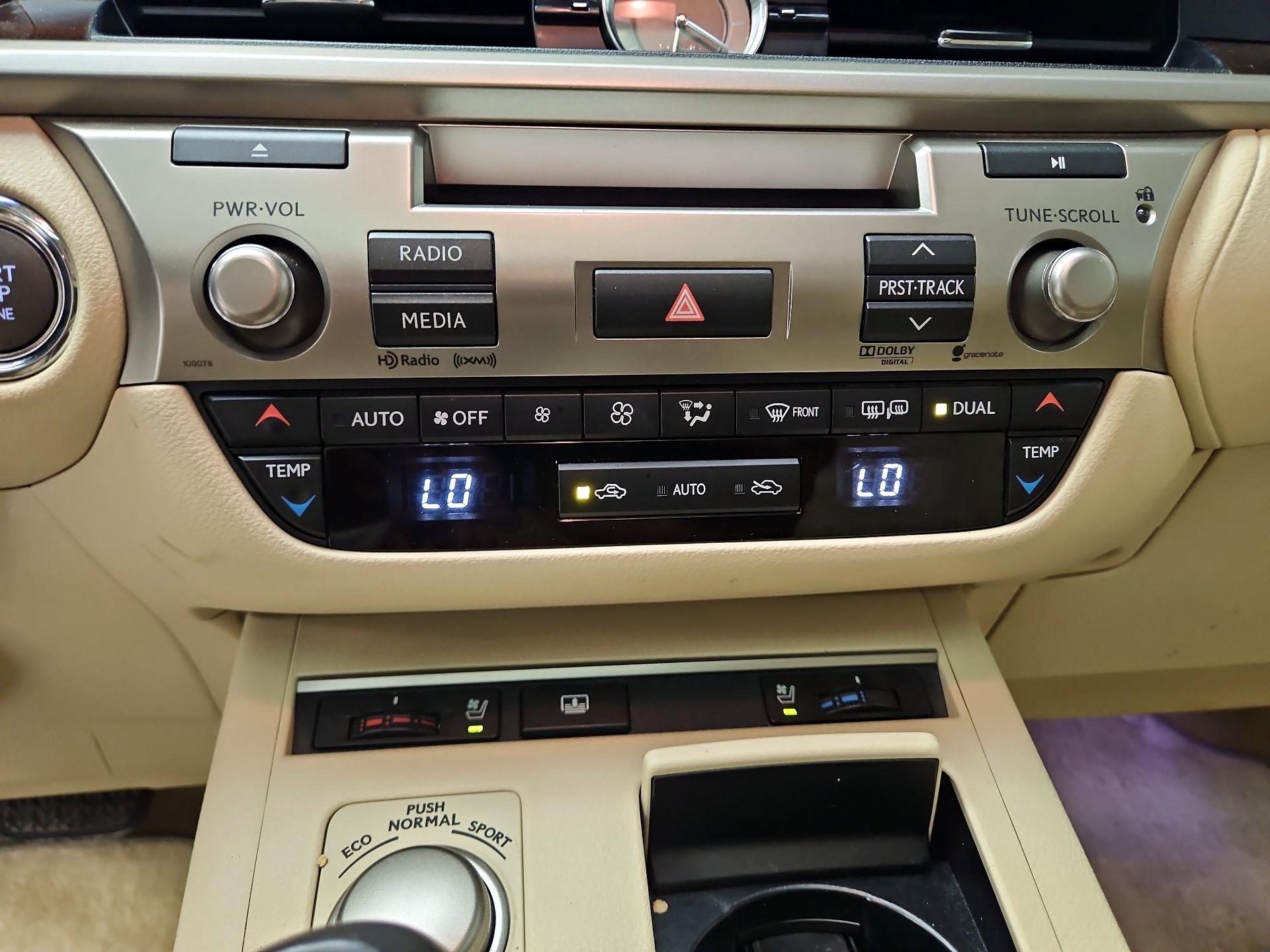 Thumbnail: 2013 Lexus ES - 17