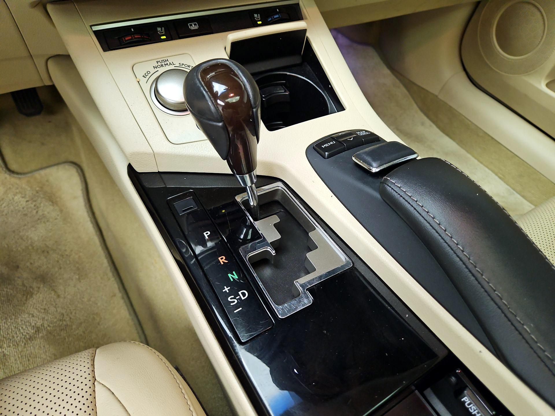 Thumbnail: 2013 Lexus ES - 18