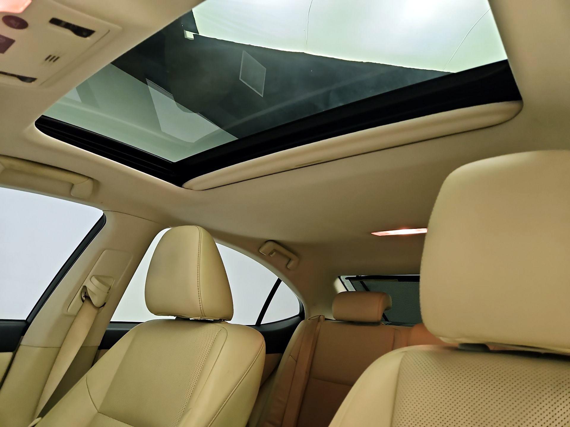 Thumbnail: 2013 Lexus ES - 20