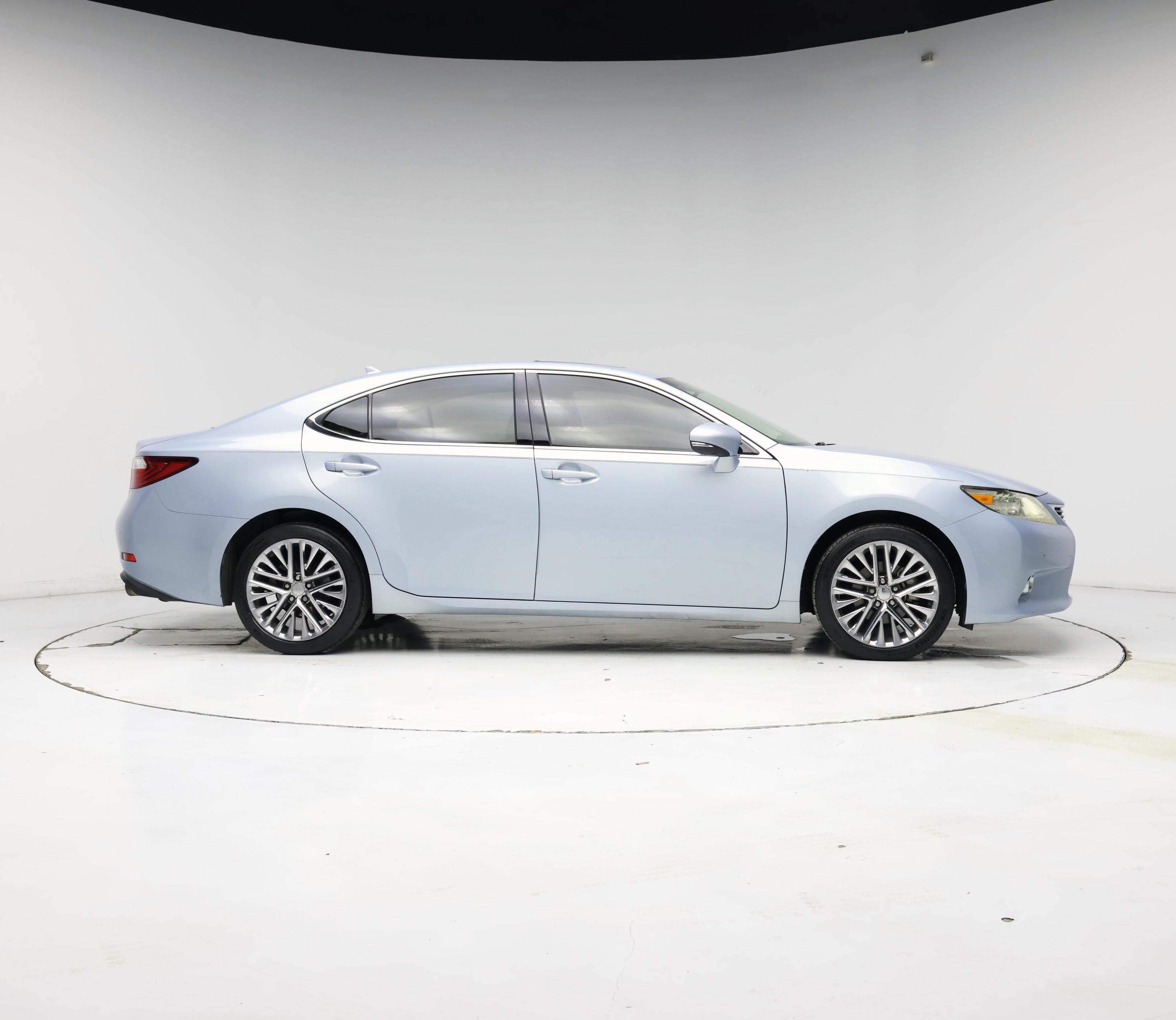 Thumbnail: 2013 Lexus ES - 7