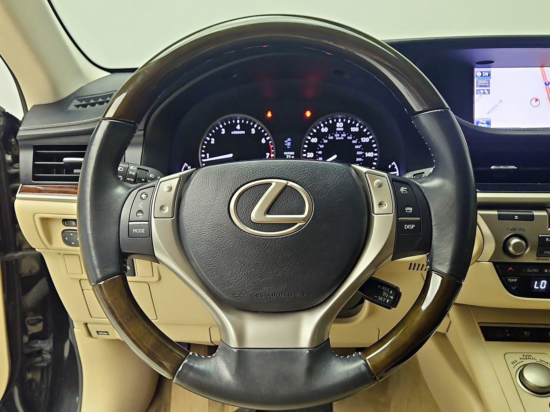 Thumbnail: 2013 Lexus ES - 10